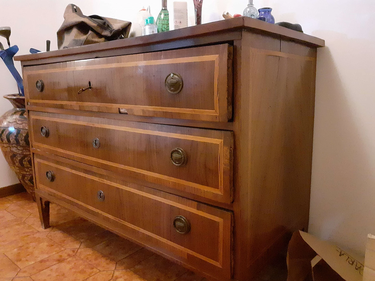 Louis XVI walnut dresser with inlays, 18th century 2