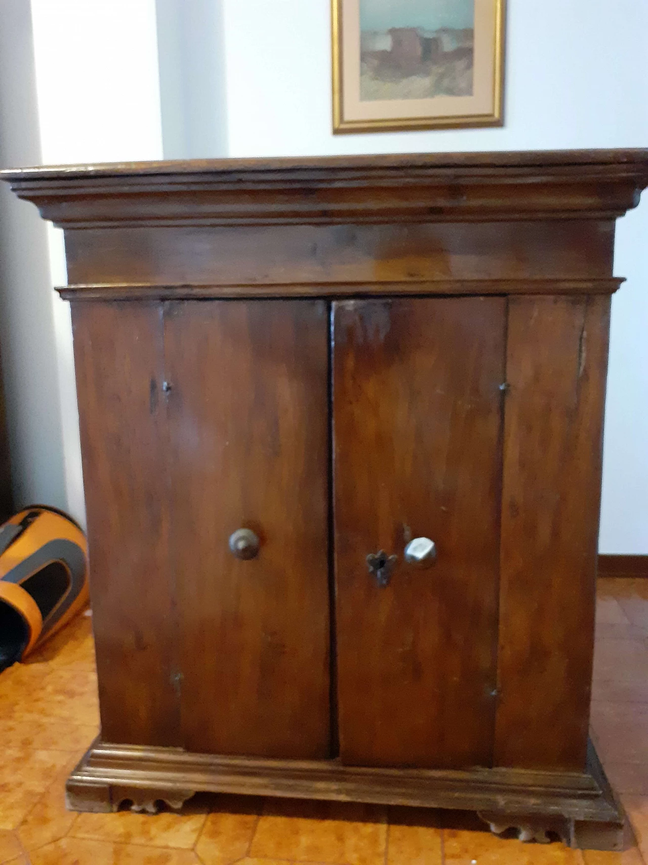 Walnut sideboard, 17th century 5