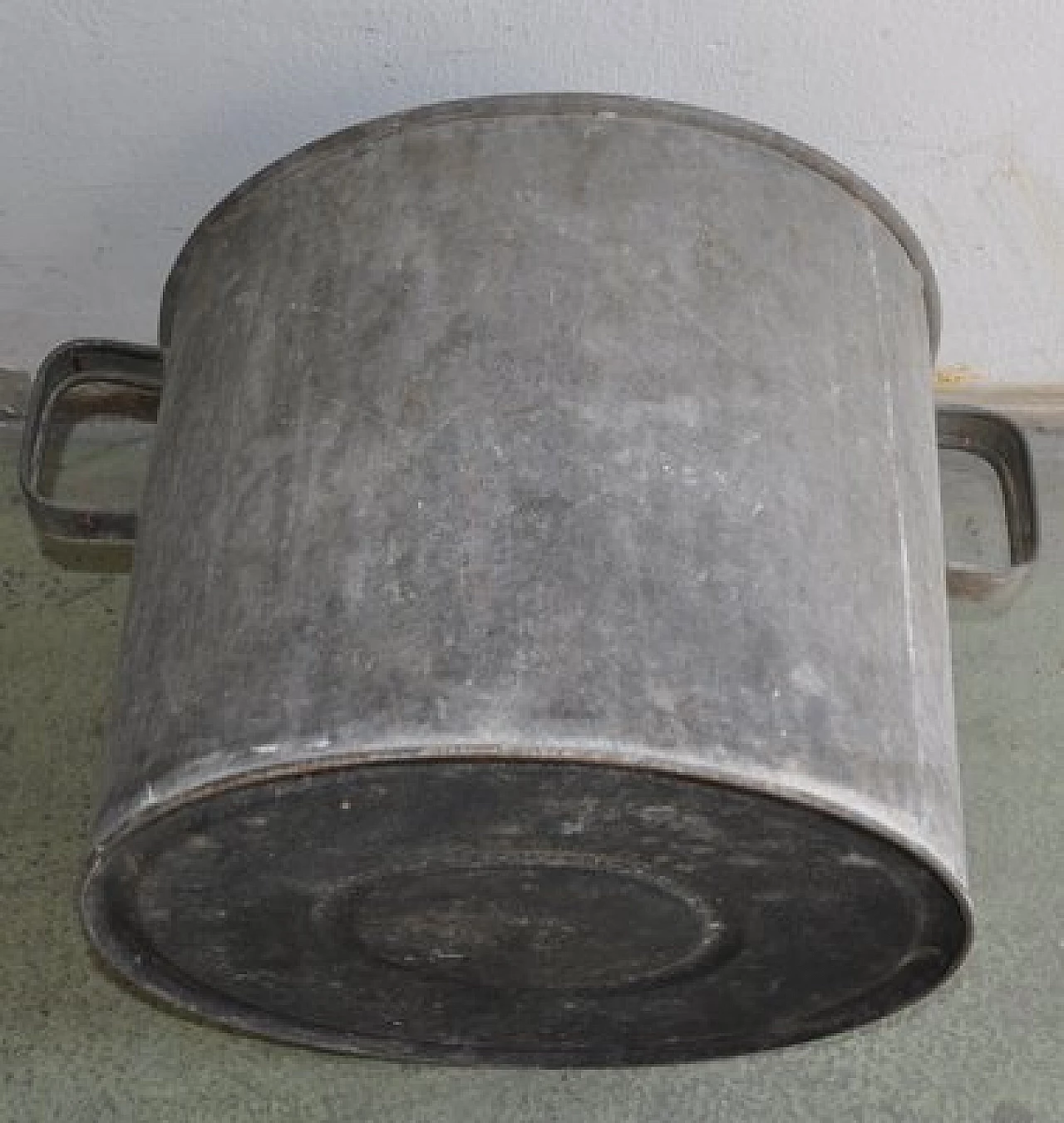 Hungarian zinc planter vase, 1950s 3
