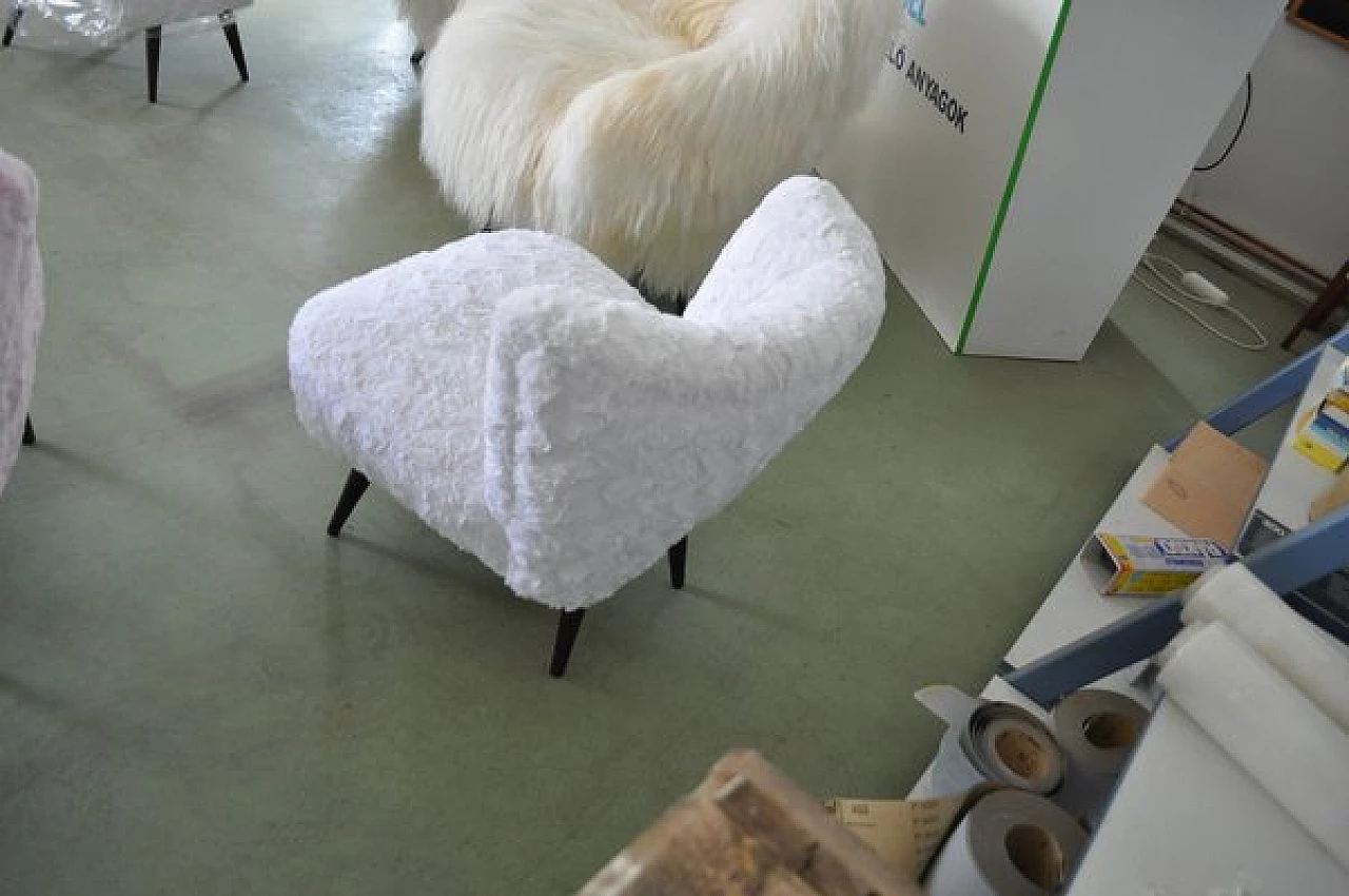 Vintage cocktail chair in pink faux fur, 1950s 3