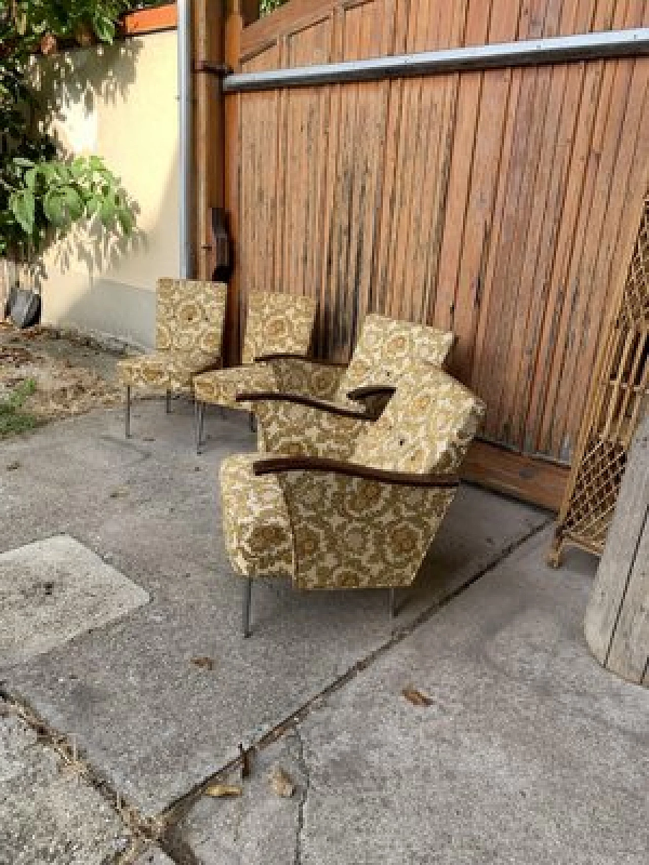 4 Bauhaus-style armchairs in steel and wood, 1940s 6