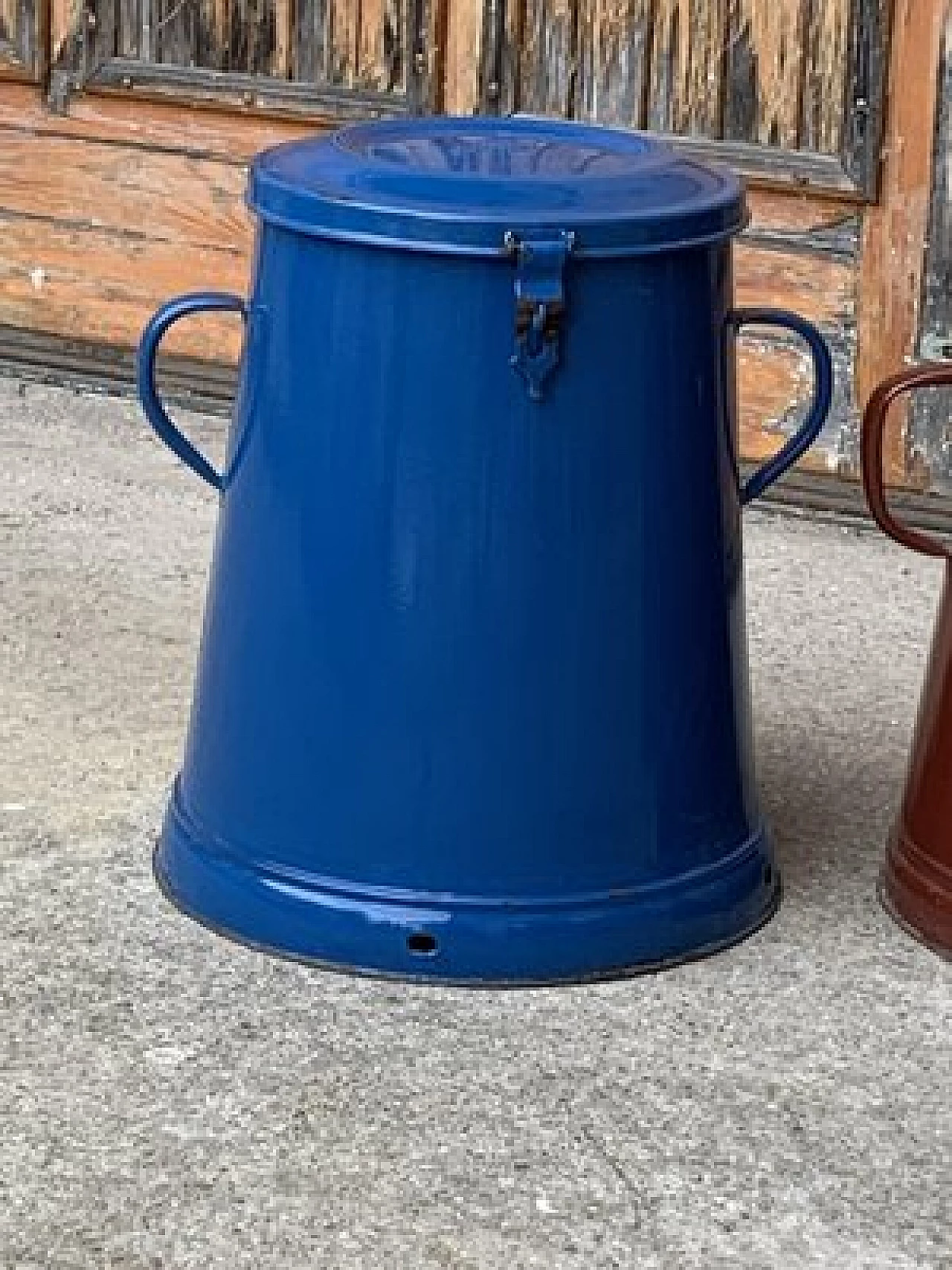 Blue enamelled metal basket, 1950s 2