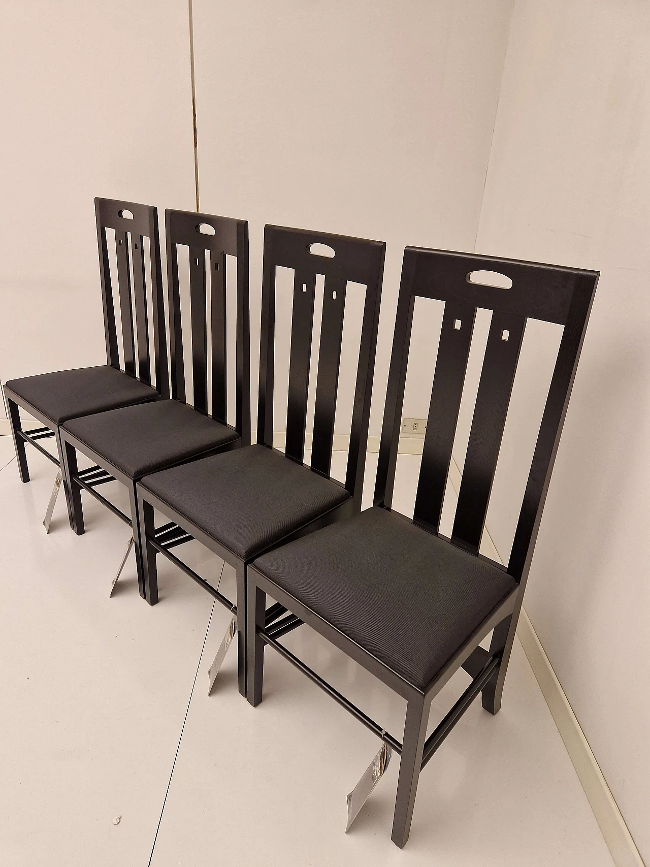 Sedia Ingram di Charles Rennie Mackintosh per Cassina, anni '80 11