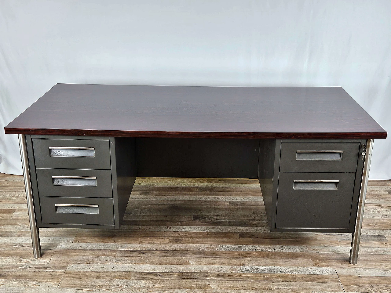 Executive desk with rosewood laminate top by Mobiltecnica Torino, 1970s 2