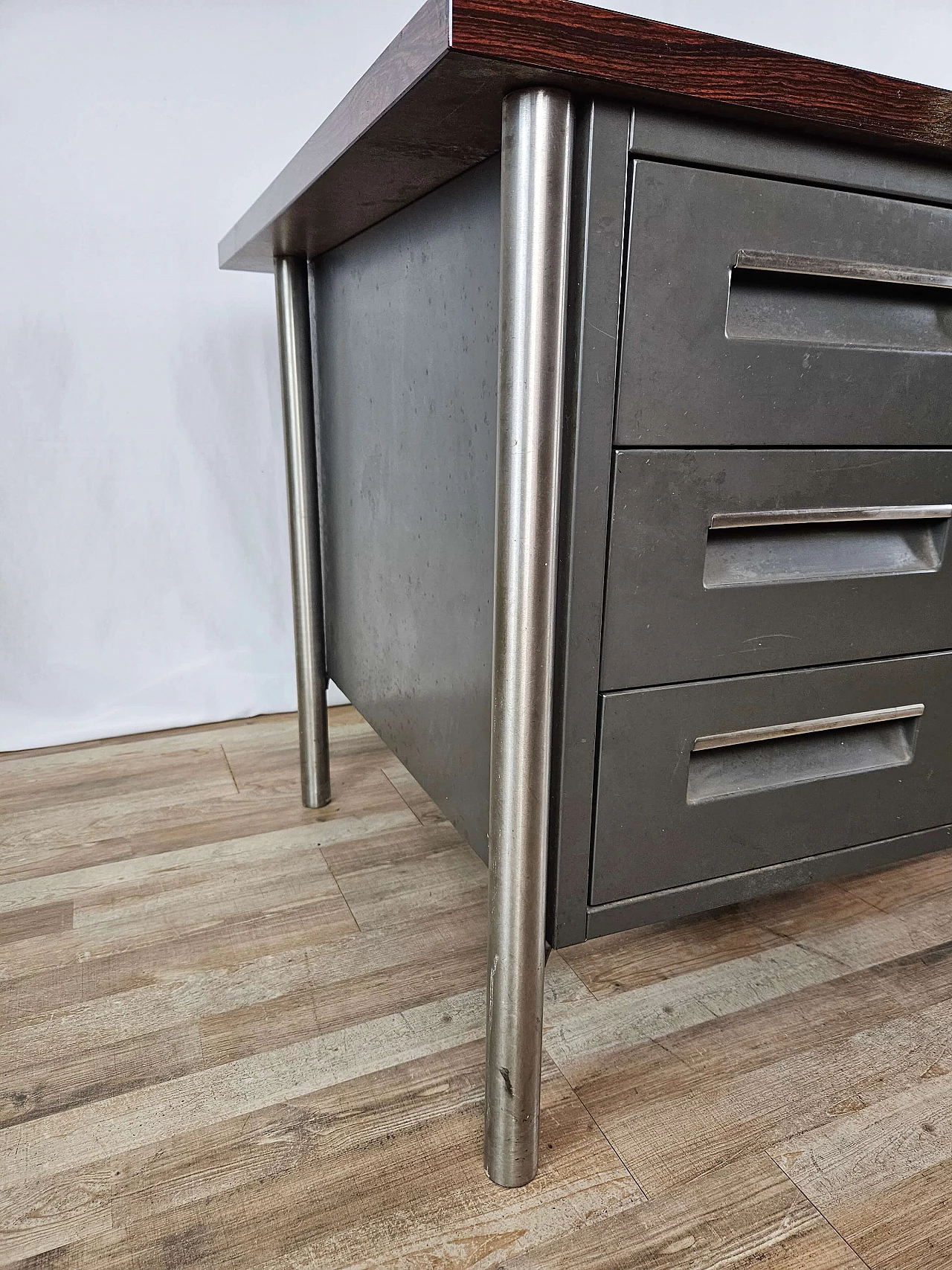 Executive desk with rosewood laminate top by Mobiltecnica Torino, 1970s 13