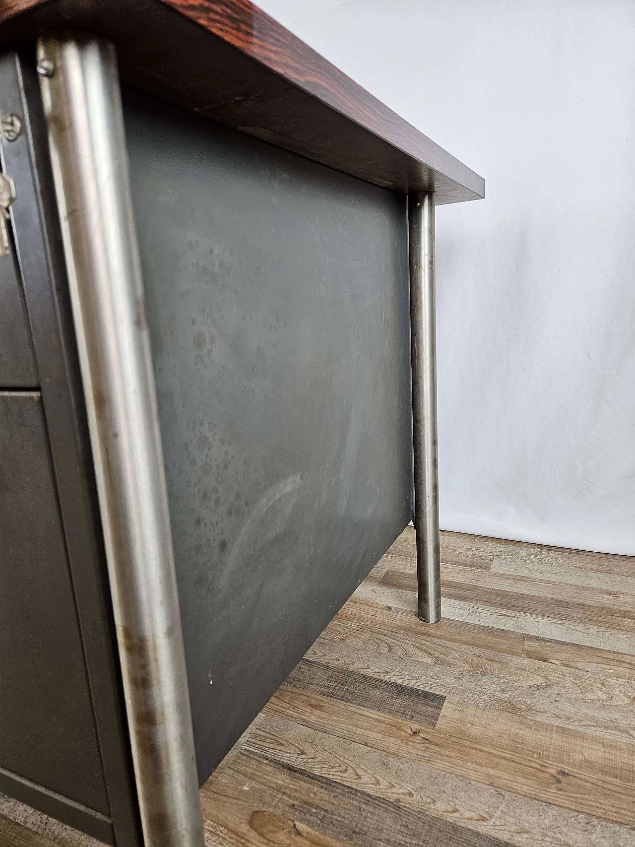 Executive desk with rosewood laminate top by Mobiltecnica Torino, 1970s 23