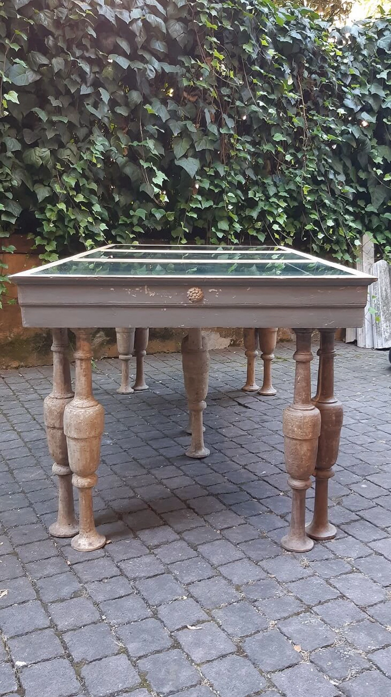 Table with 19th-century mirrored top and 18th-century spool legs, early 20th century 4