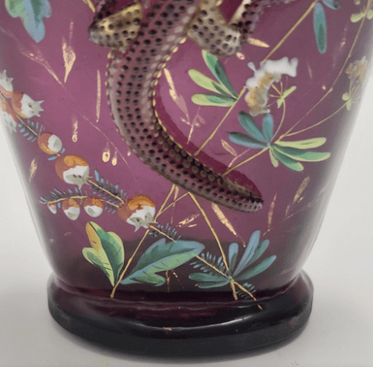 Amethyst blown glass vase with salamander, late 19th century 10