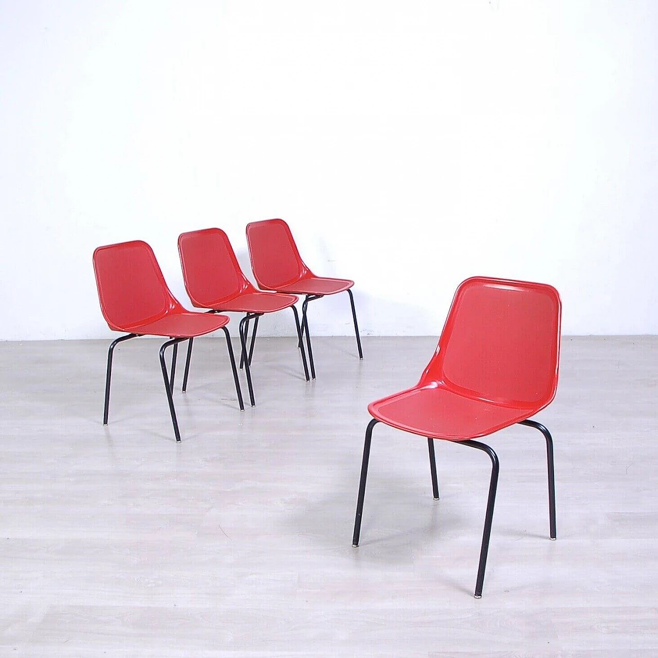 4 Iron and red plastic chairs by MIM Roma, 1960s 1