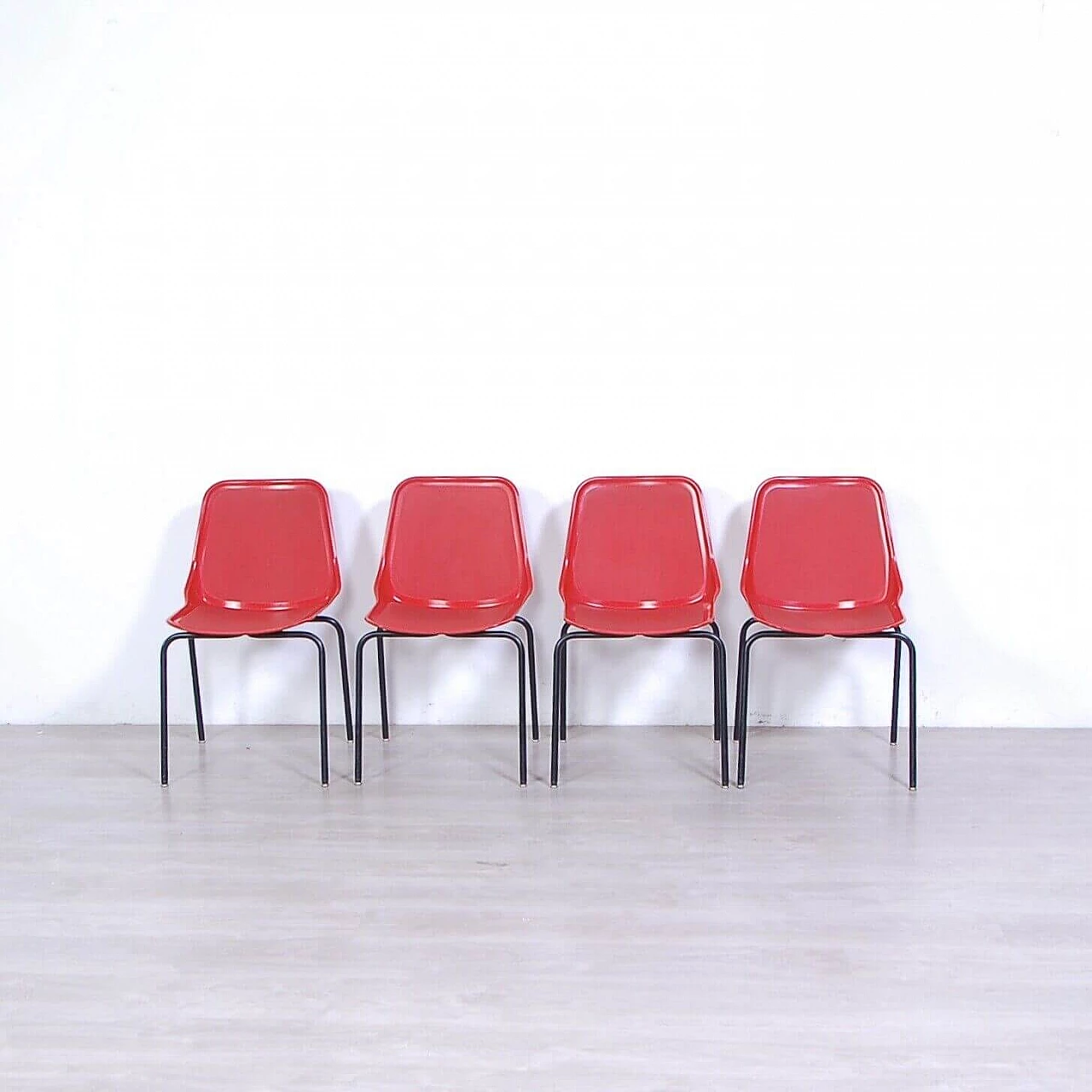 4 Iron and red plastic chairs by MIM Roma, 1960s 2