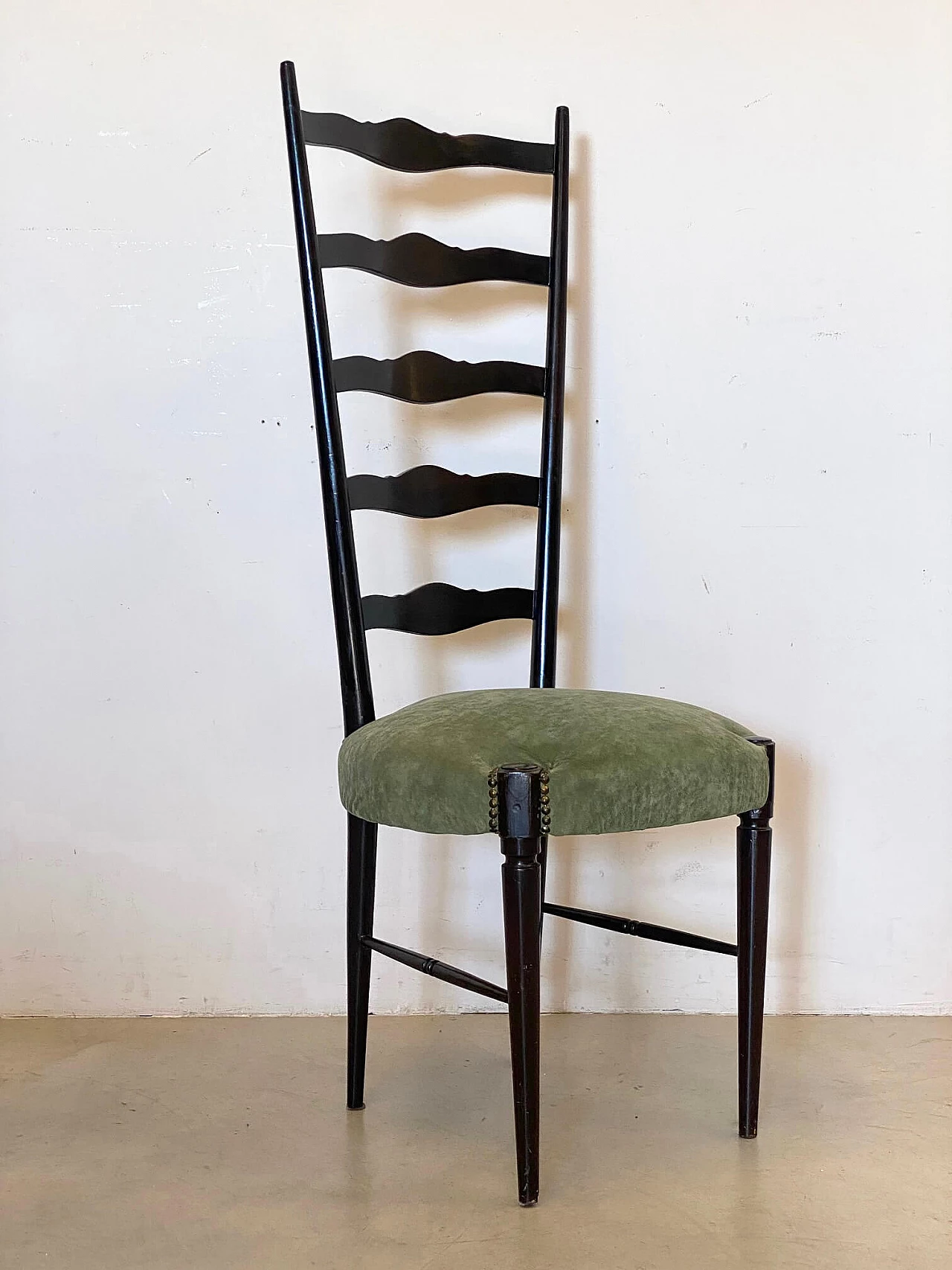 4 Black lacquered wooden chairs, 1960s 4