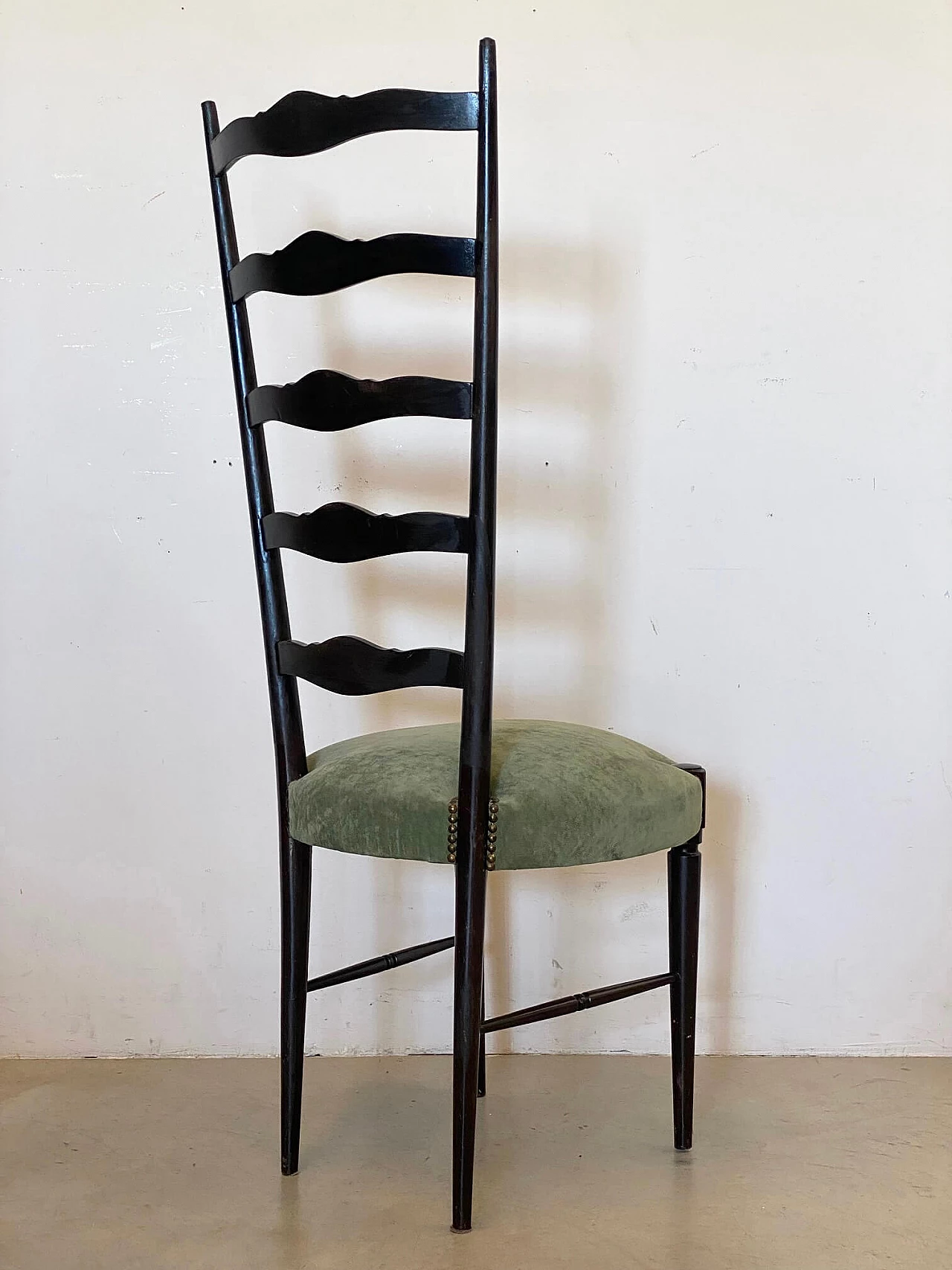 4 Black lacquered wooden chairs, 1960s 6