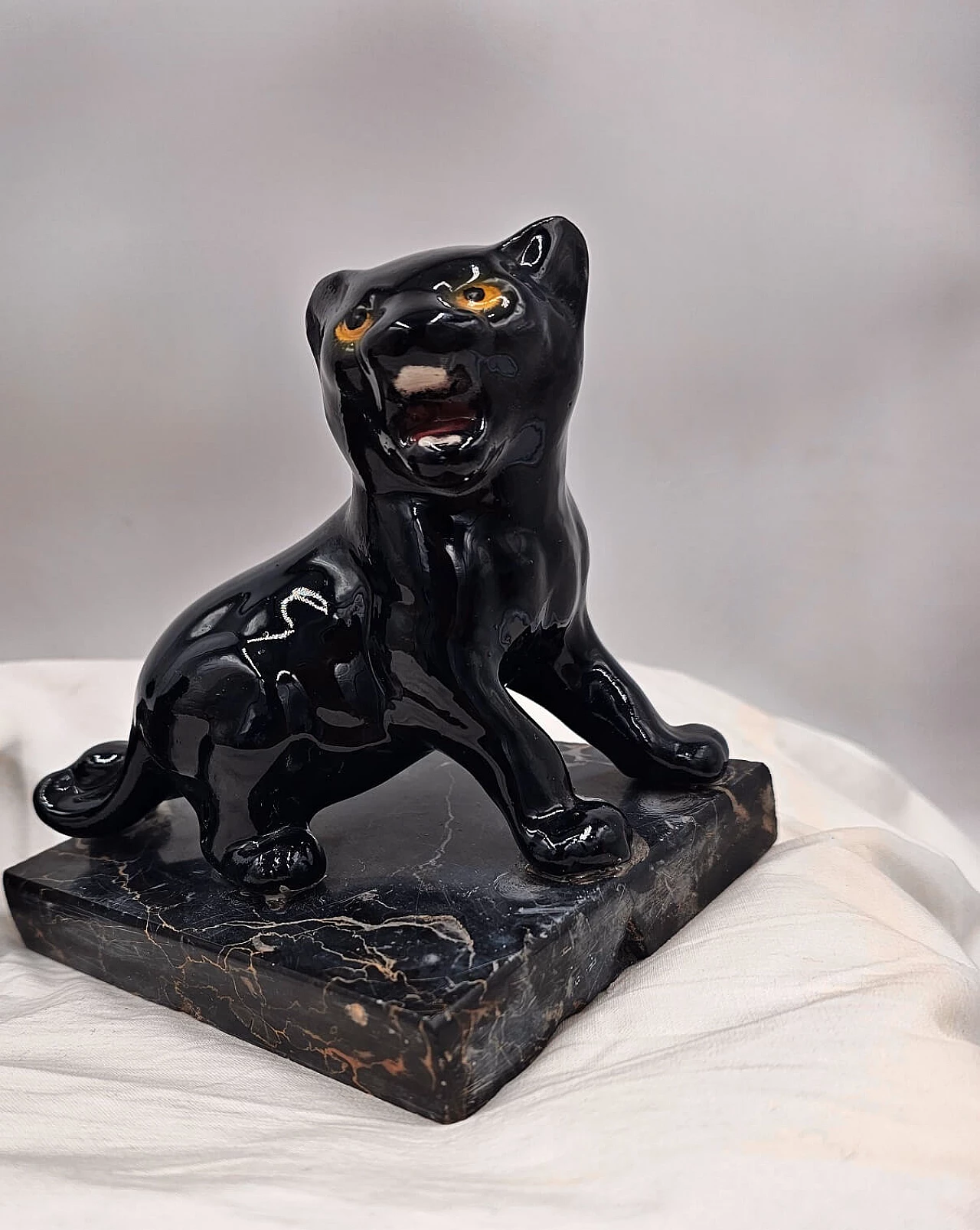 Pair of ceramic and marble bookends with panther cubs, 1930s 3