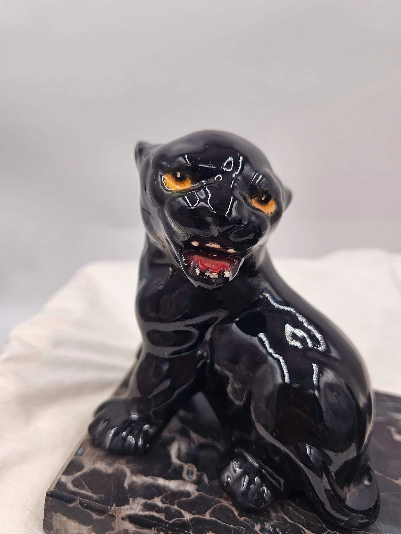 Pair of ceramic and marble bookends with panther cubs, 1930s 8