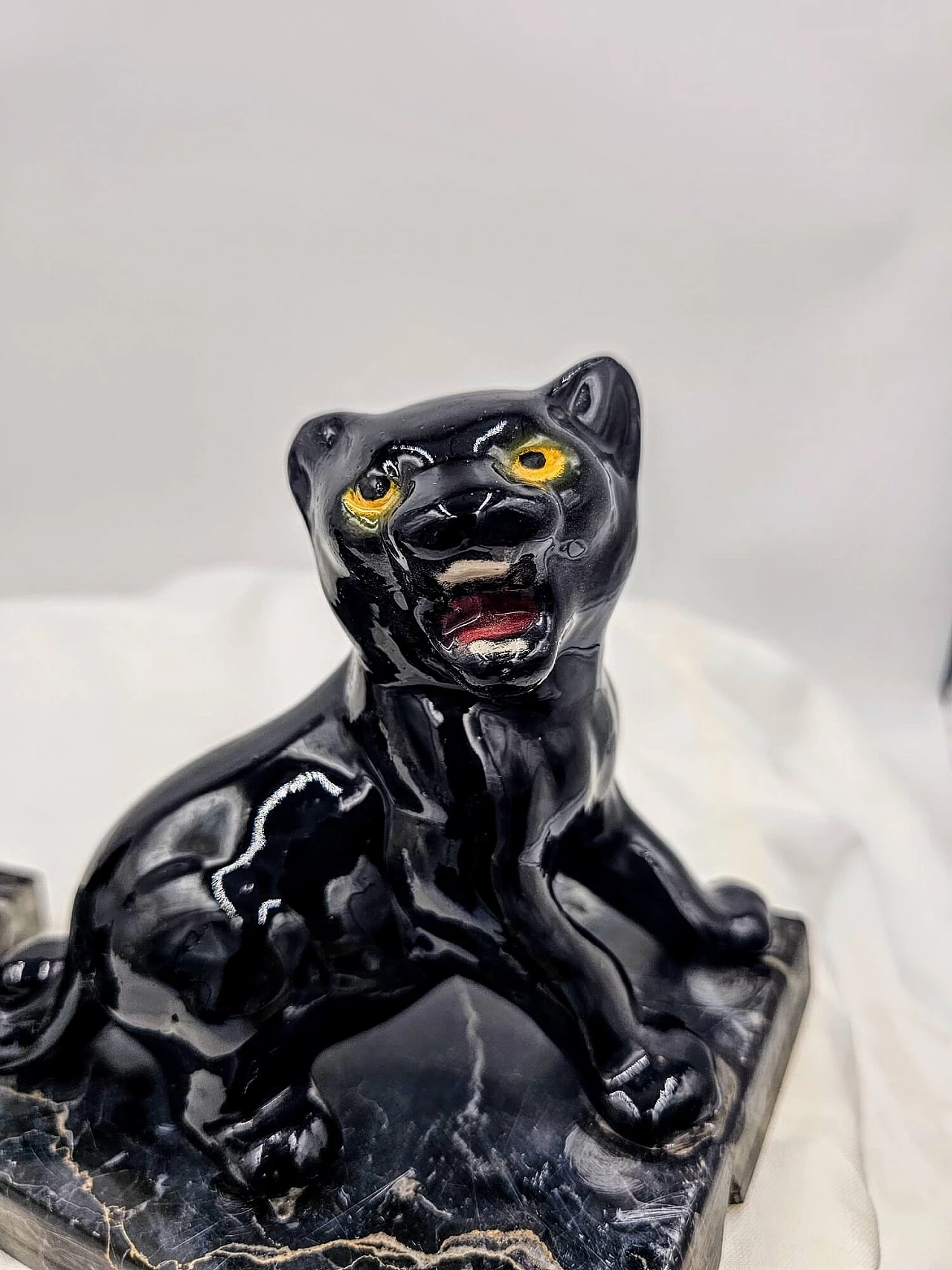 Pair of ceramic and marble bookends with panther cubs, 1930s 9