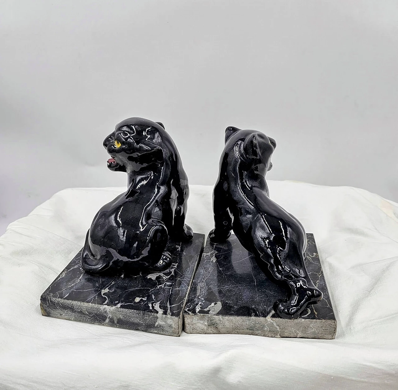 Pair of ceramic and marble bookends with panther cubs, 1930s 14