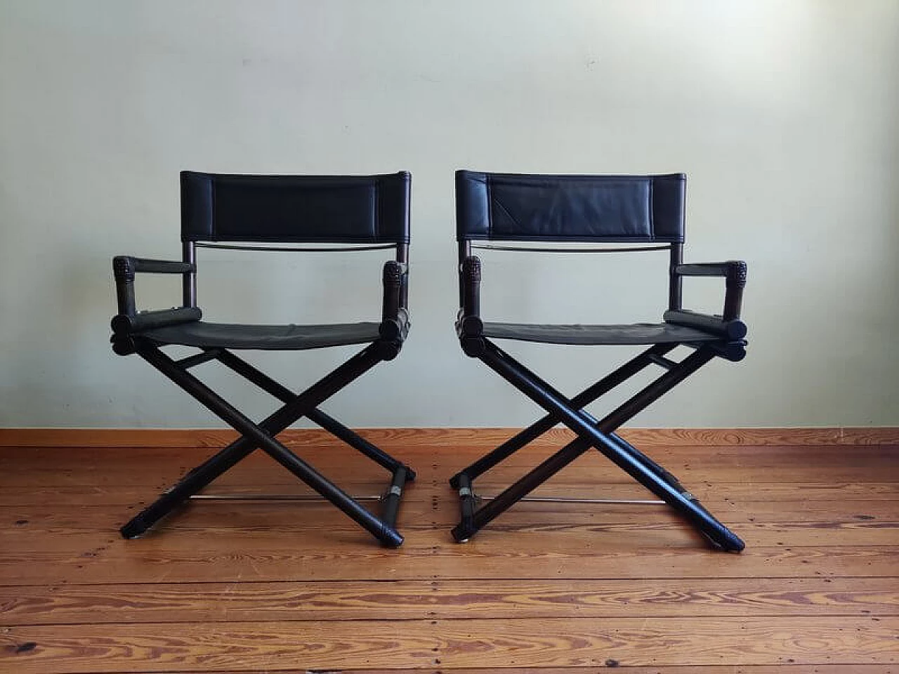 4 Director's chairs in oak, leather and metal by McGuire, 1950s 1