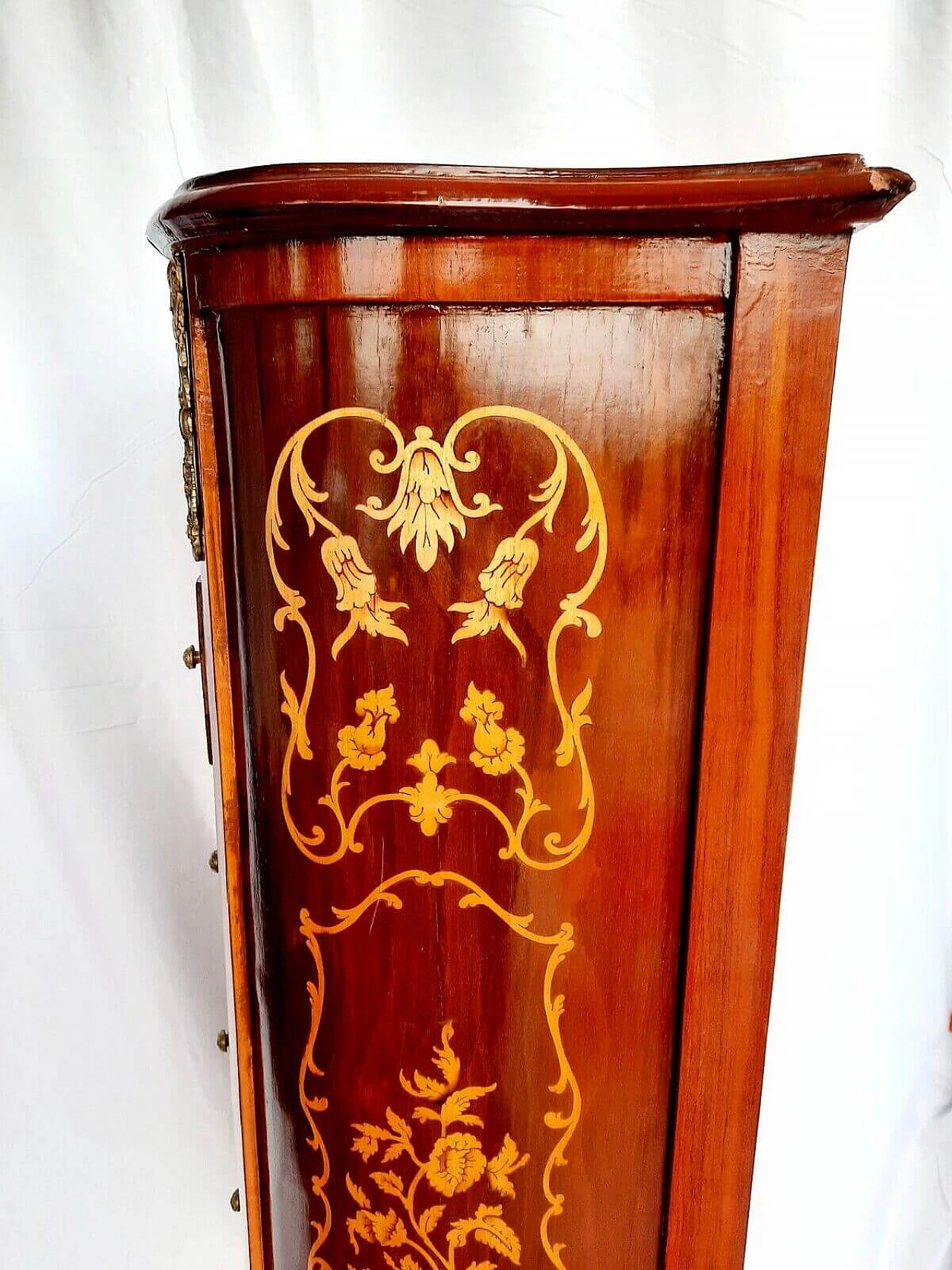 Louis XV style inlaid mahogany chest of drawers 12