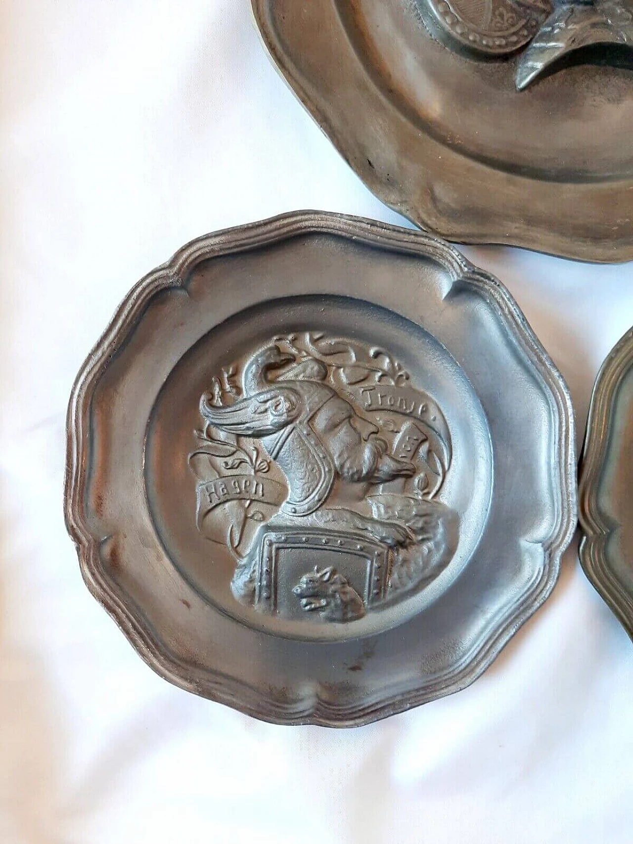 3 Pewter plates with The Song of the Nibelungs 2