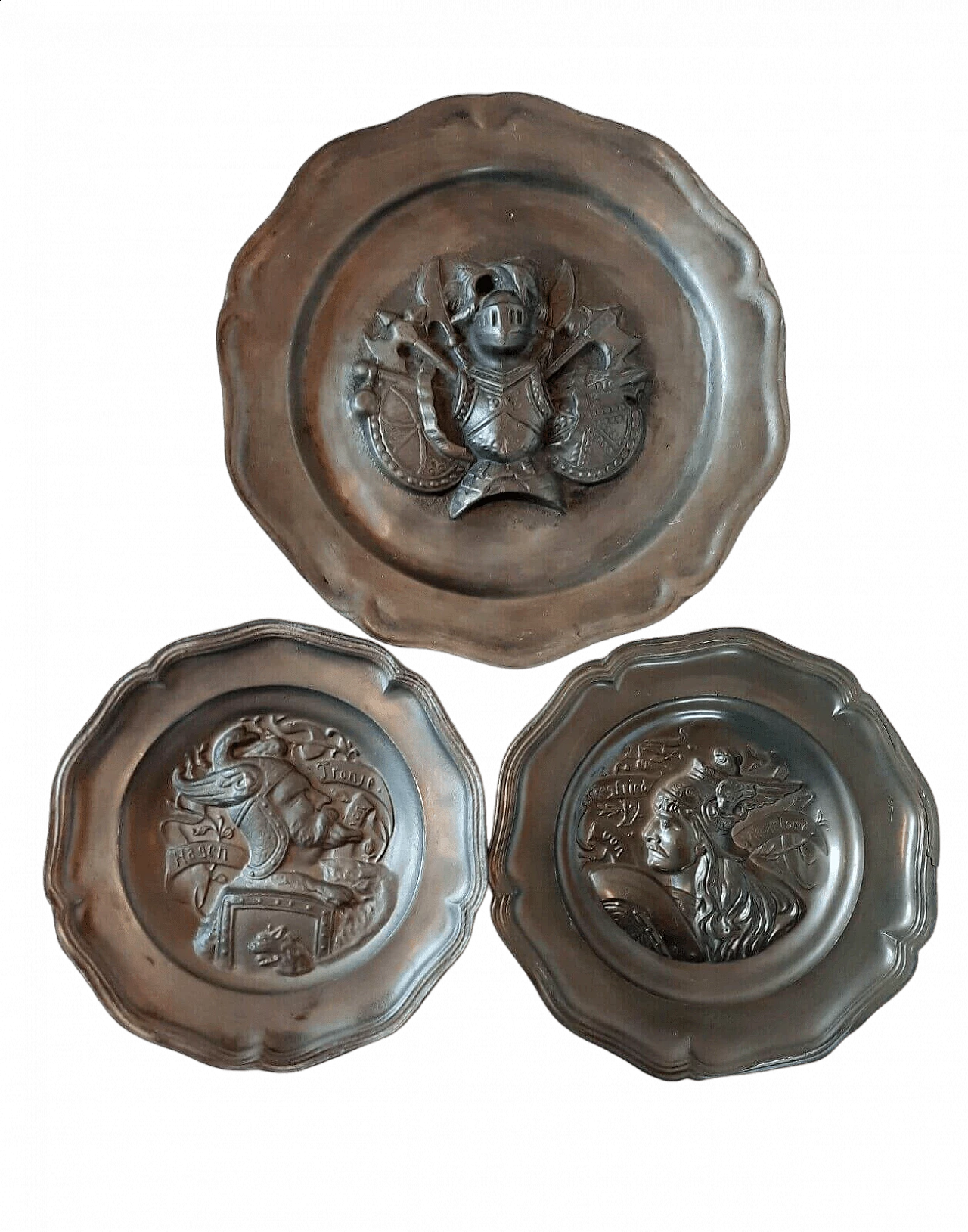 3 Pewter plates with The Song of the Nibelungs 16