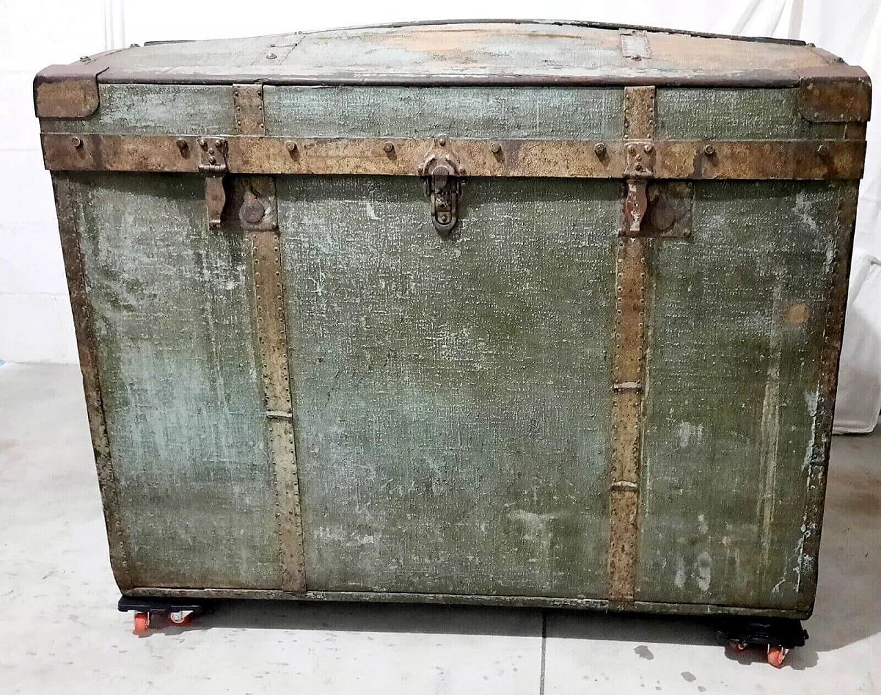 Wood, canvas and metal travel trunk by Moritz Mädler, early 20th century 2