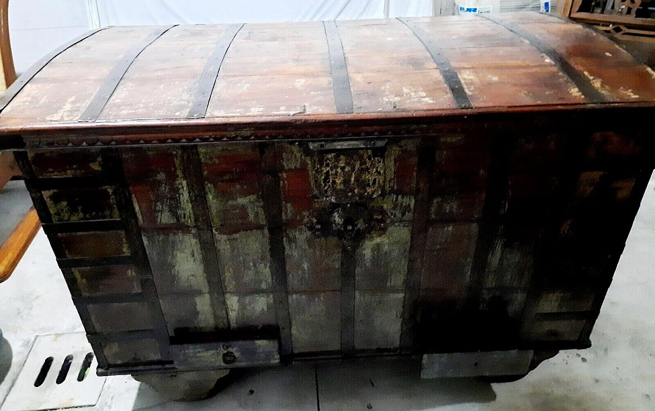 Indian wooden and metal-bound chest with wheels, 19th century 12