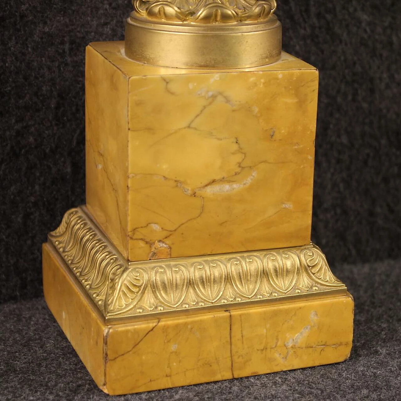 Pair of gilded bronze and yellow marble risers, 1930s 6