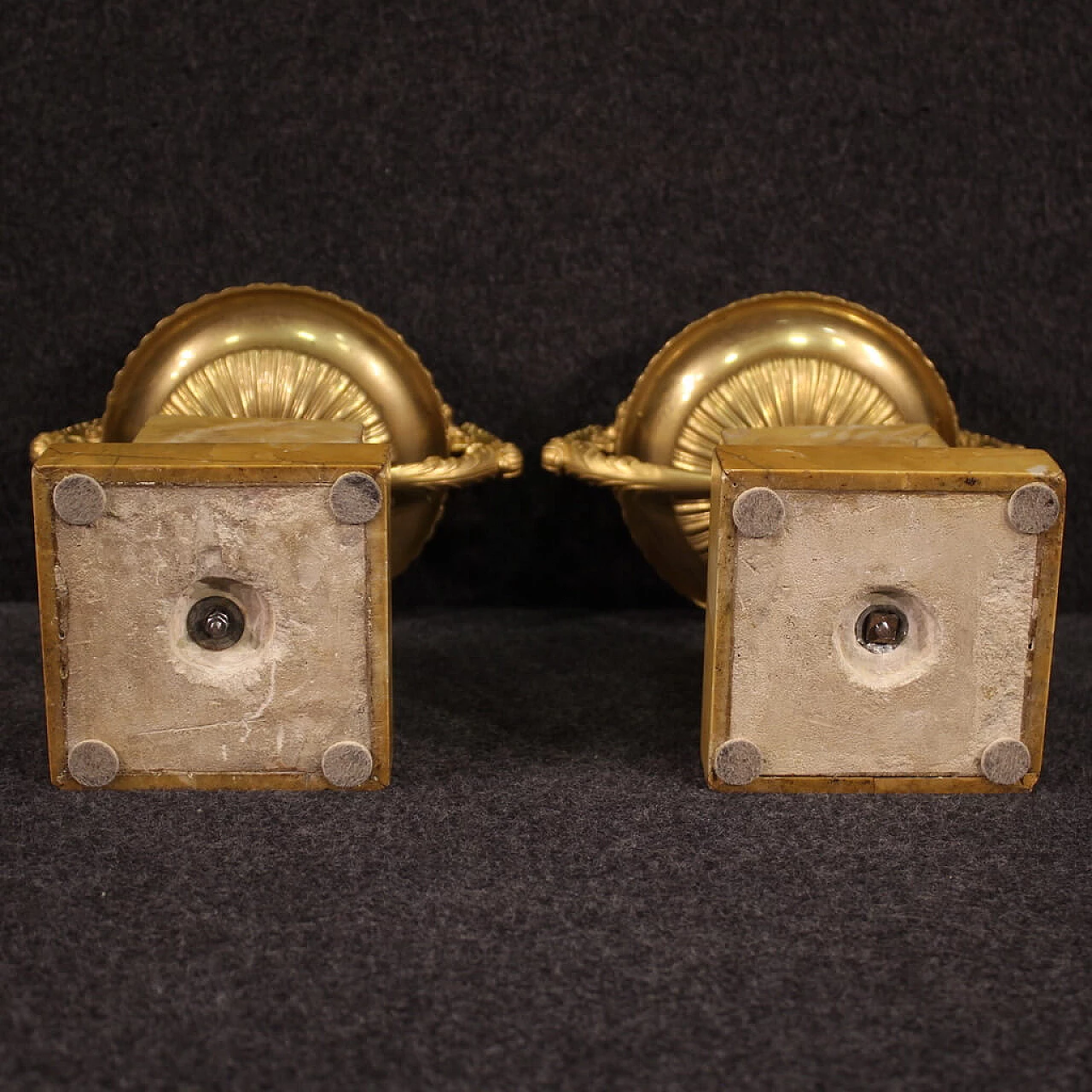 Pair of gilded bronze and yellow marble risers, 1930s 12