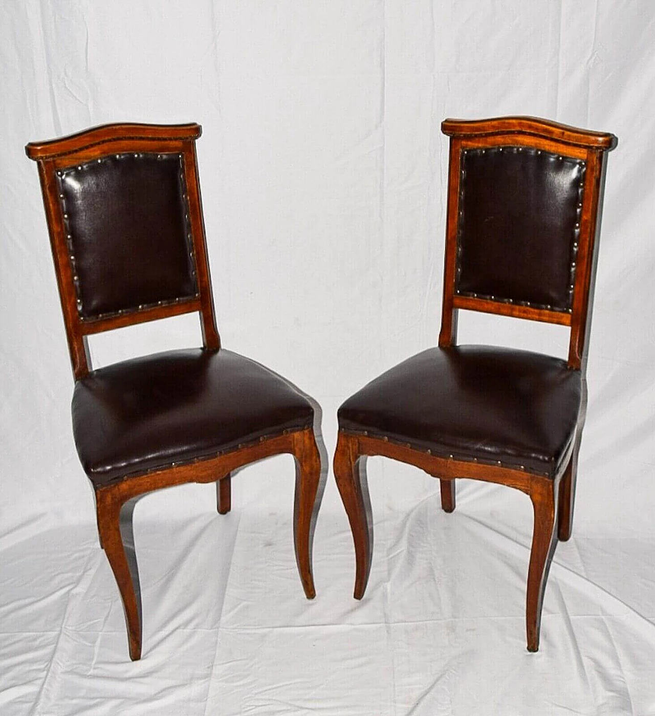 Pair of Direttorio chairs in walnut with brown leather upholstery, 19th century 1