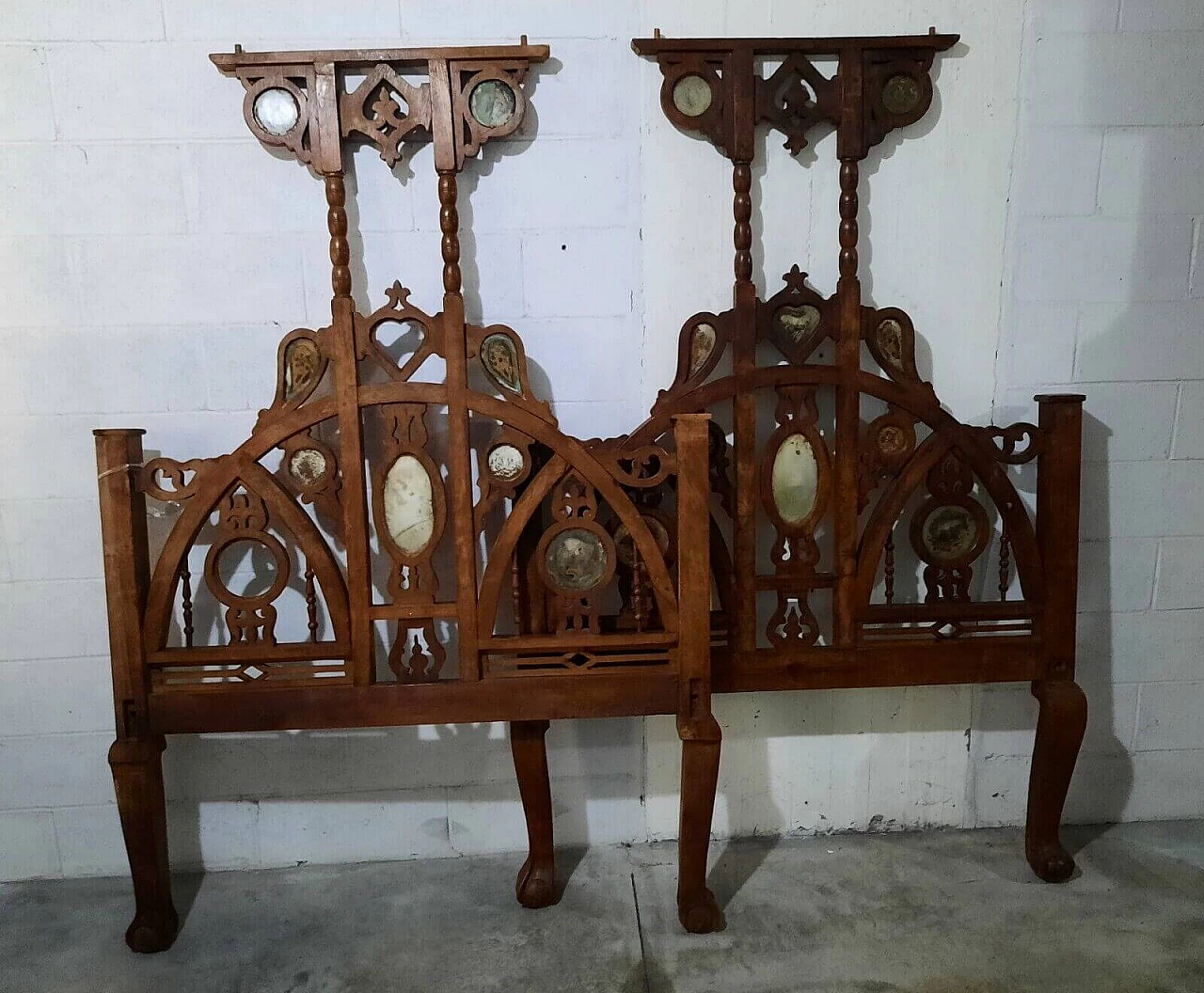 Walnut bed in Gothic style with marble and stone inlays, 19th century 1