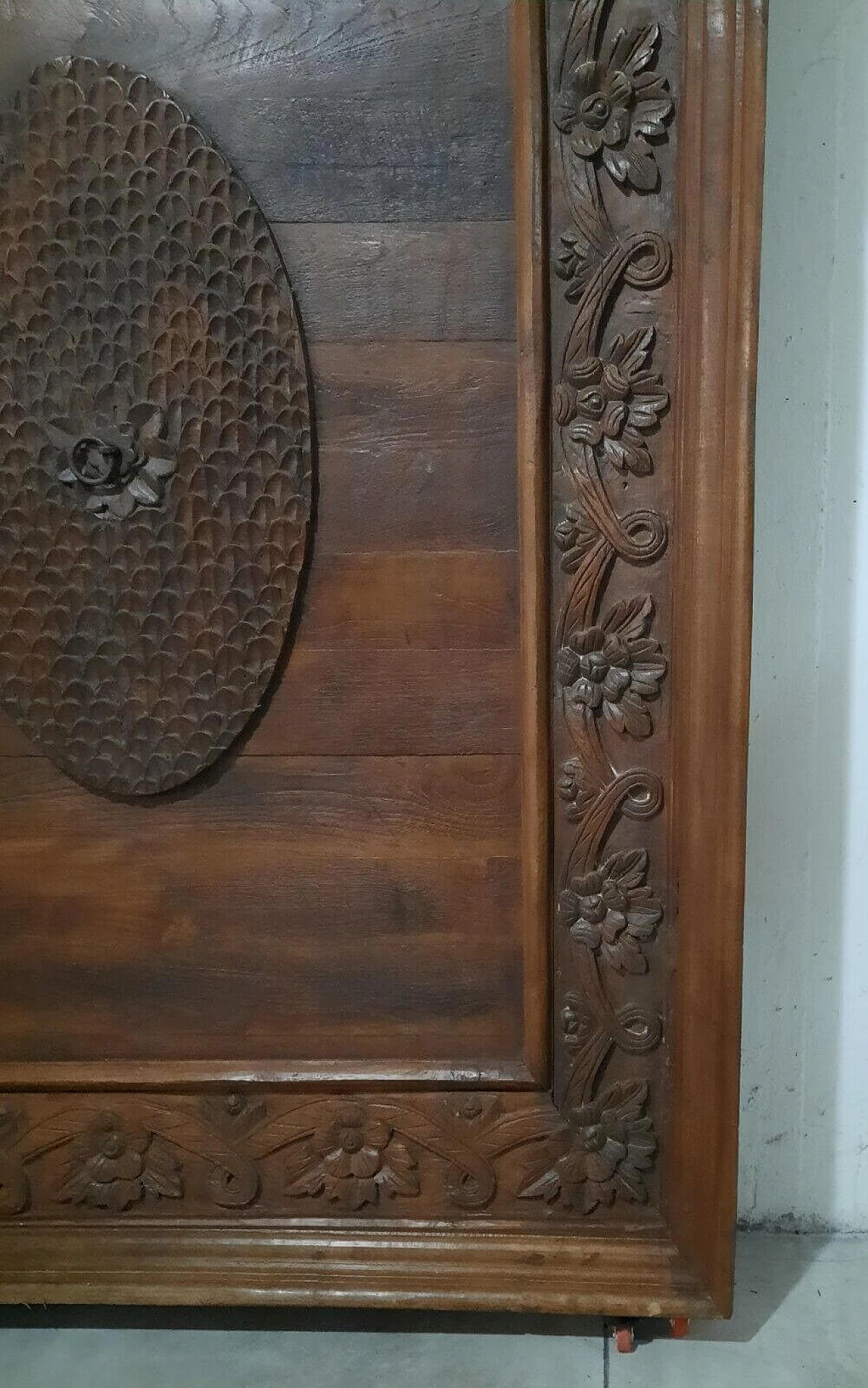 Pannello in legno di prugna con decorazioni, prima metà '700 2