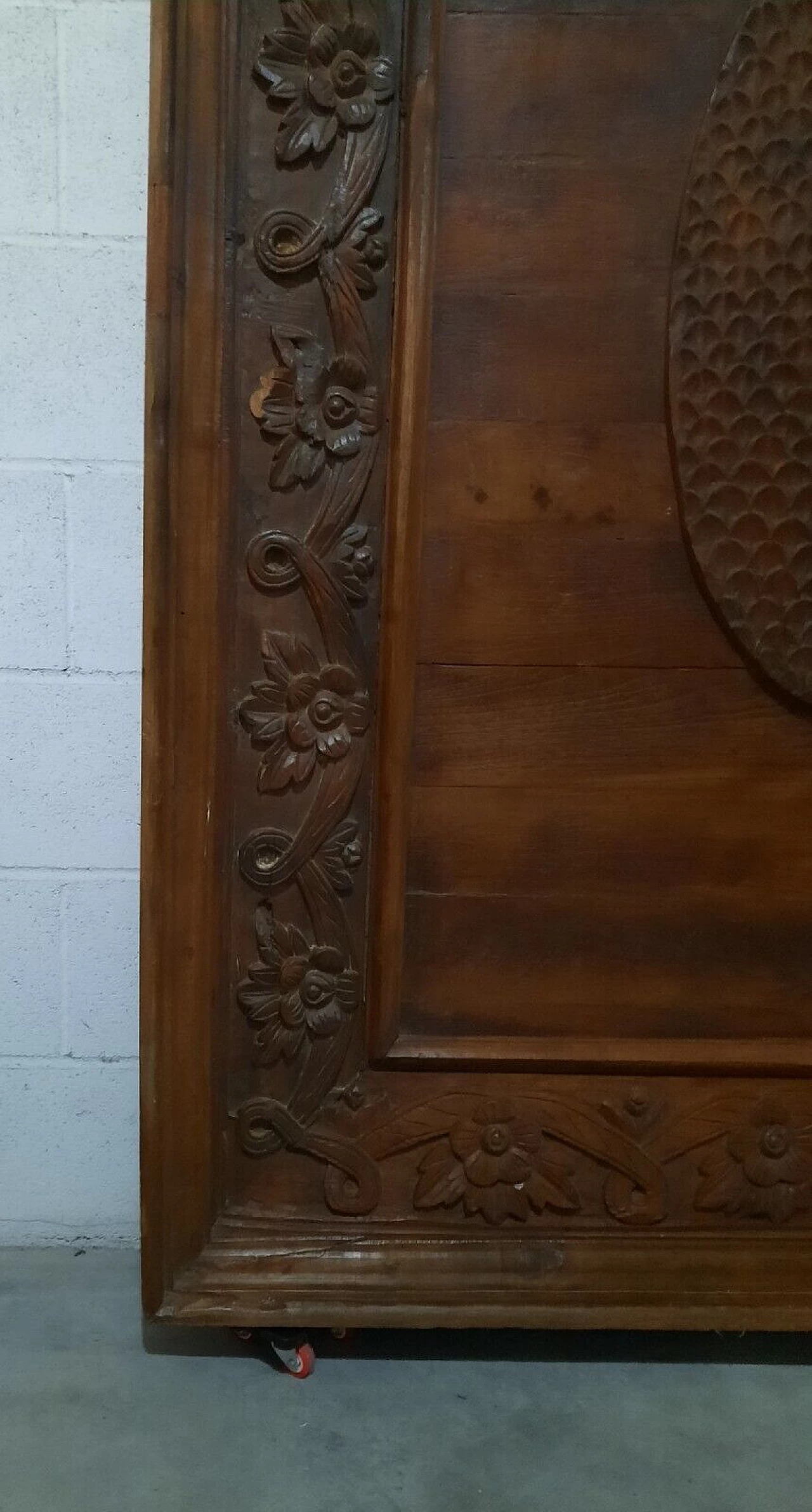 Pannello in legno di prugna con decorazioni, prima metà '700 5