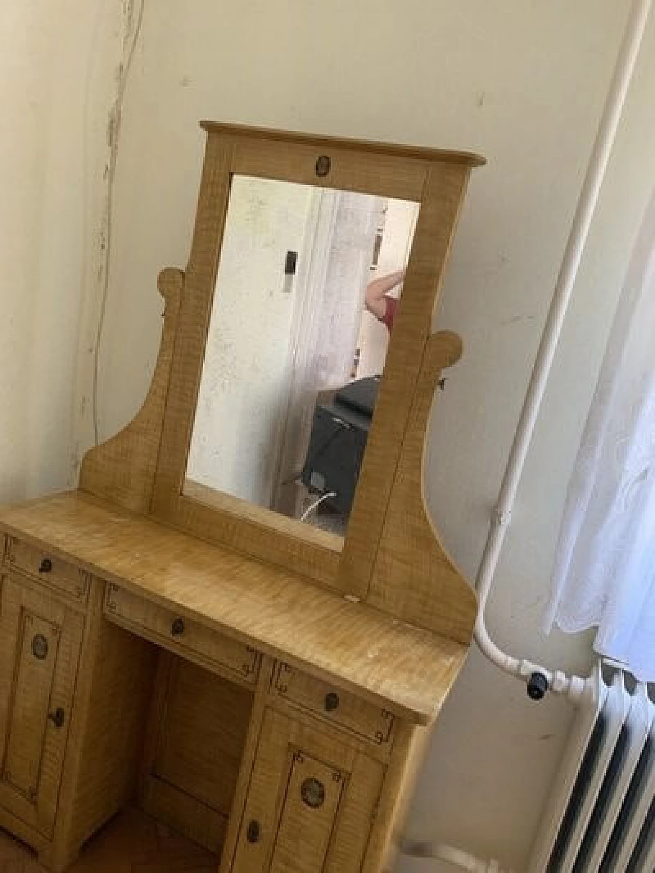 Hungarian painted wood vanity table, 1910s 2