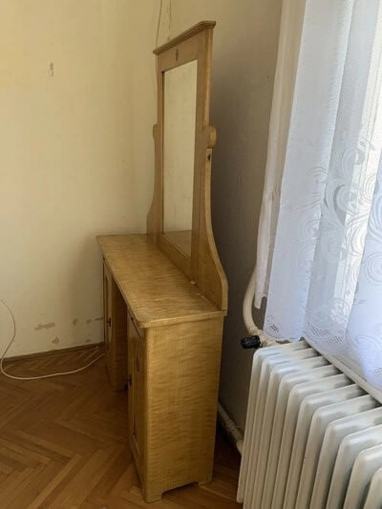 Hungarian painted wood vanity table, 1910s 4