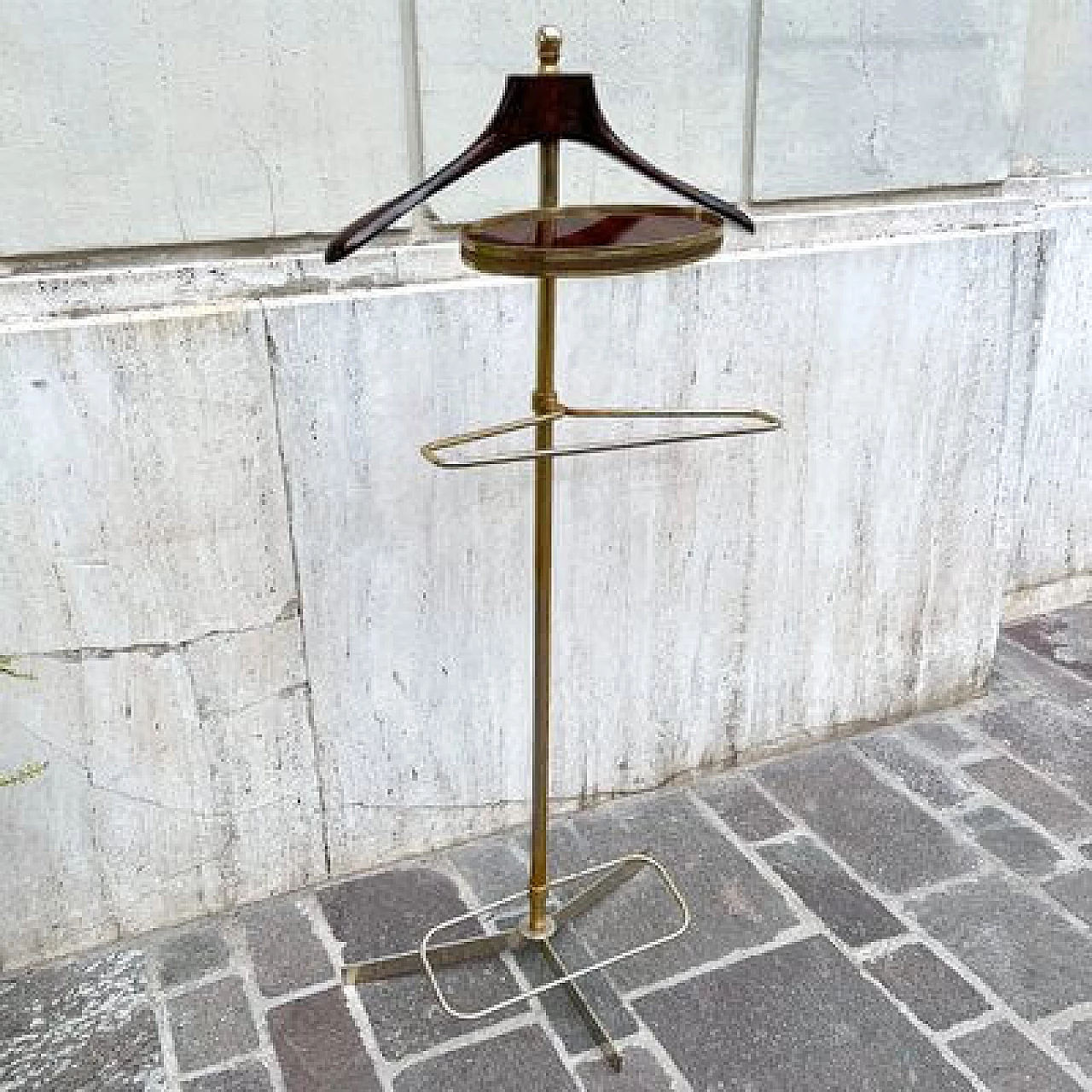 Tripod valet stand in wood and gilded metal, 1950s 1