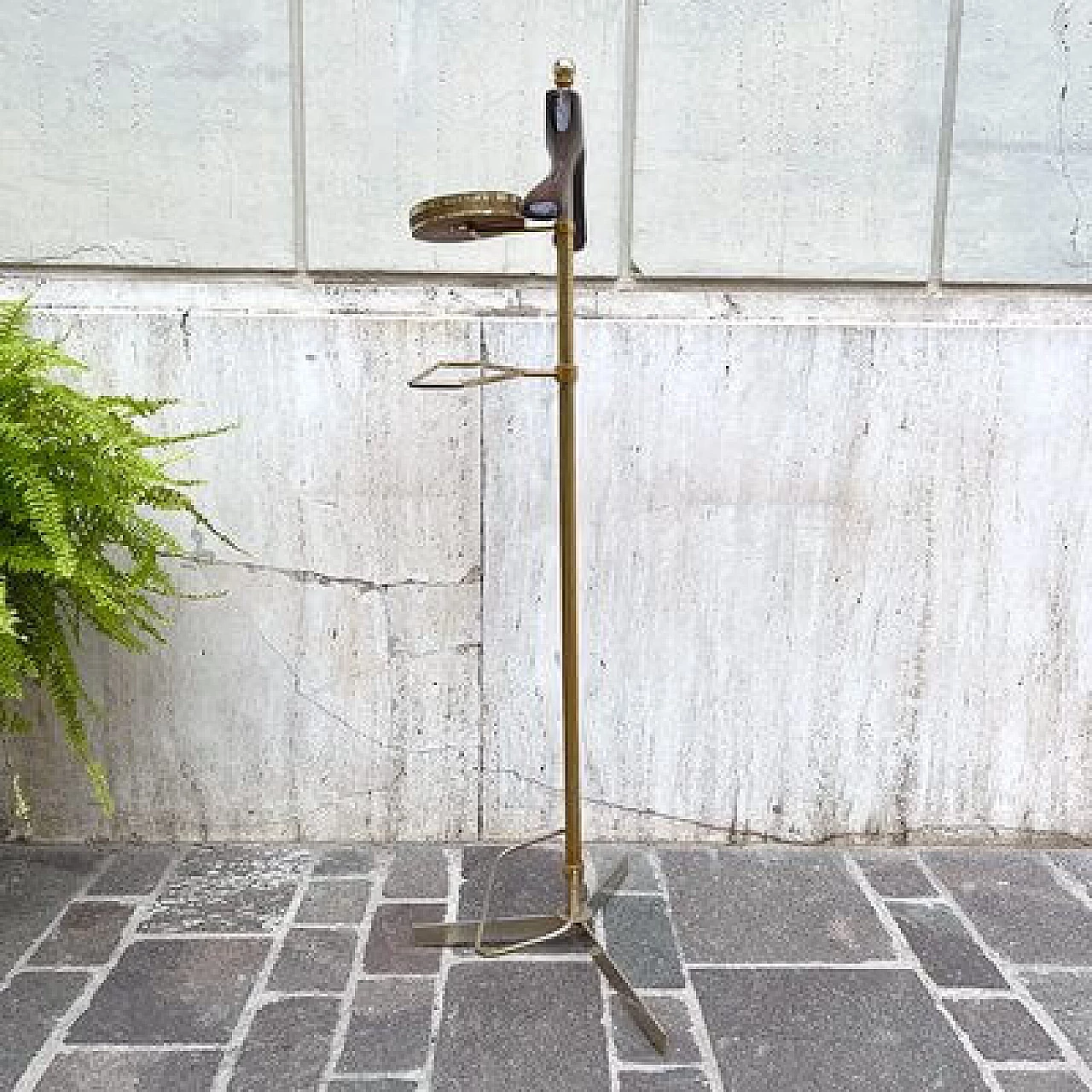 Tripod valet stand in wood and gilded metal, 1950s 4