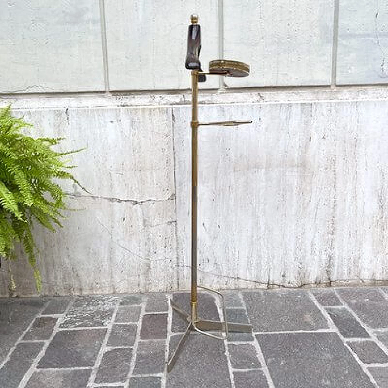 Tripod valet stand in wood and gilded metal, 1950s 6