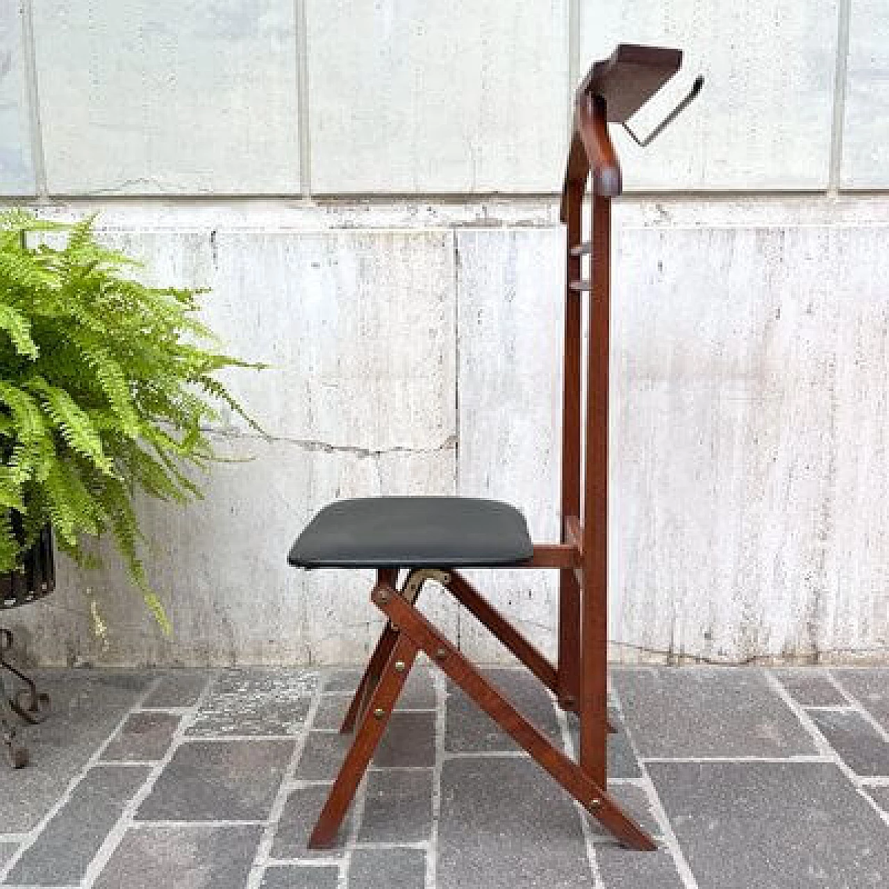 Teak valet stand with upholstered skai seat by Reguitti, 1960s 3