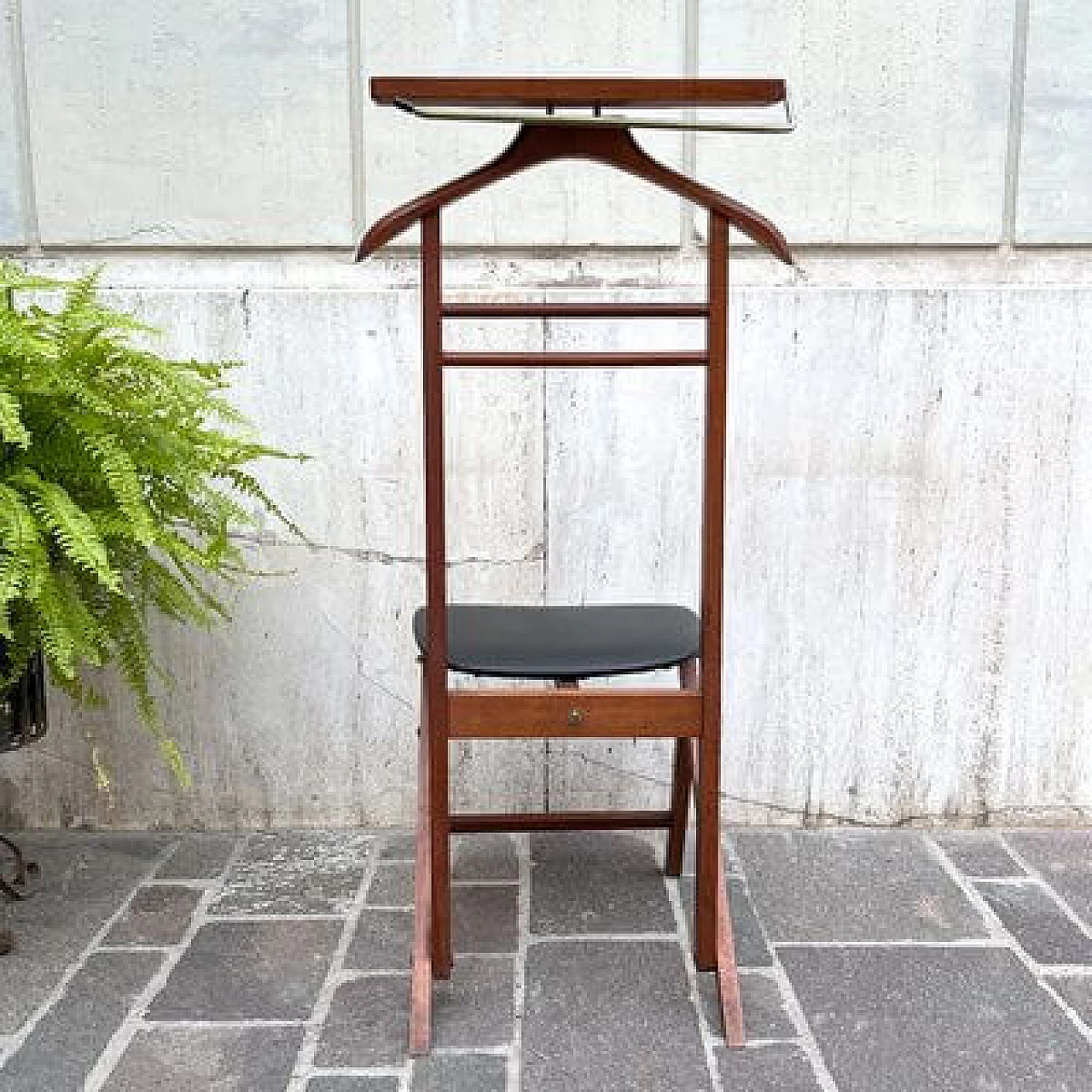 Teak valet stand with upholstered skai seat by Reguitti, 1960s 4