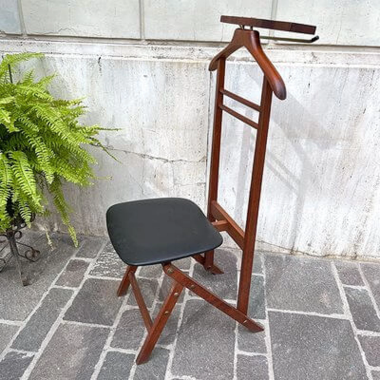 Teak valet stand with upholstered skai seat by Reguitti, 1960s 8