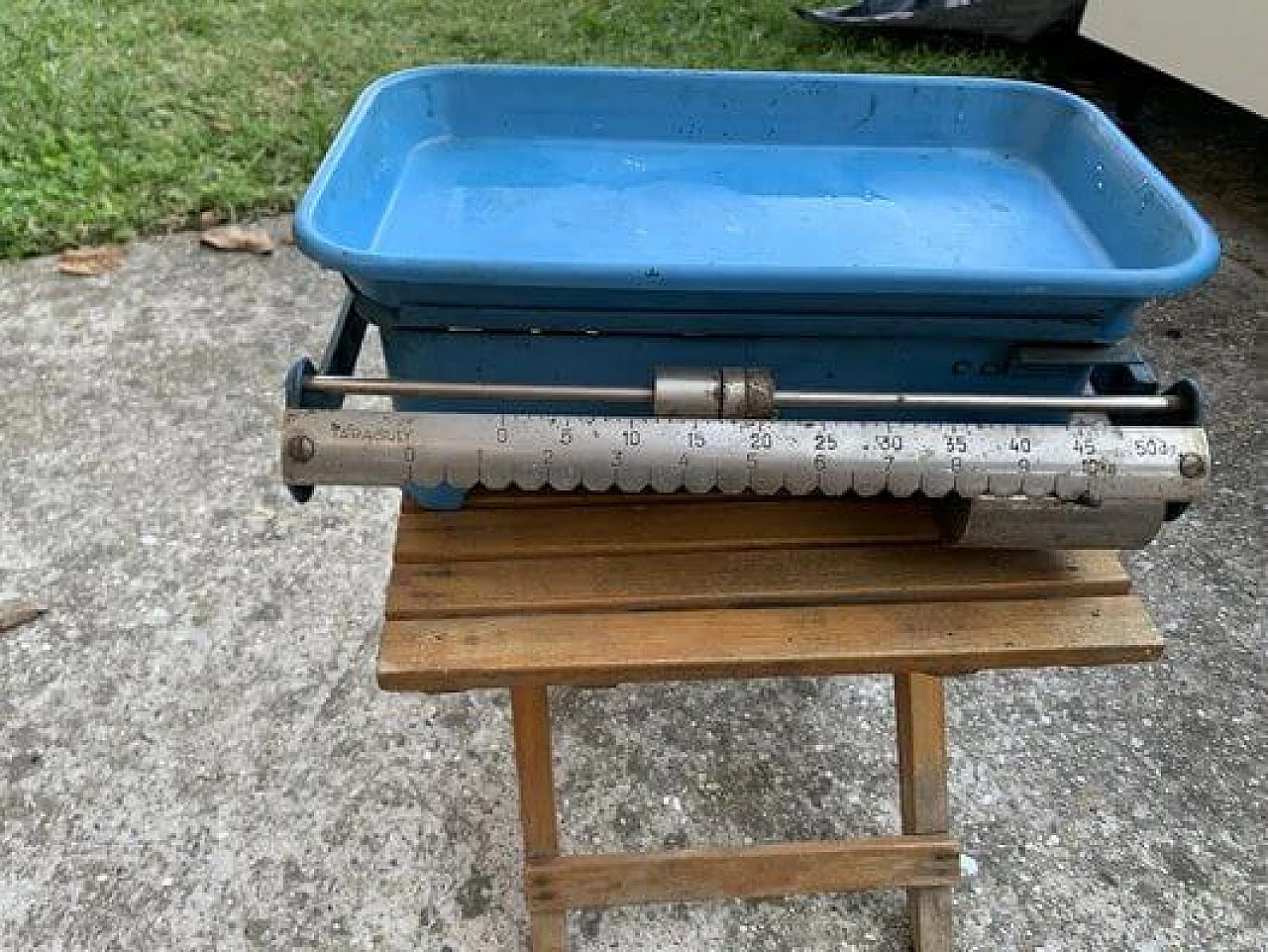 Hungarian light blue metal kitchen scale, 1950s 4