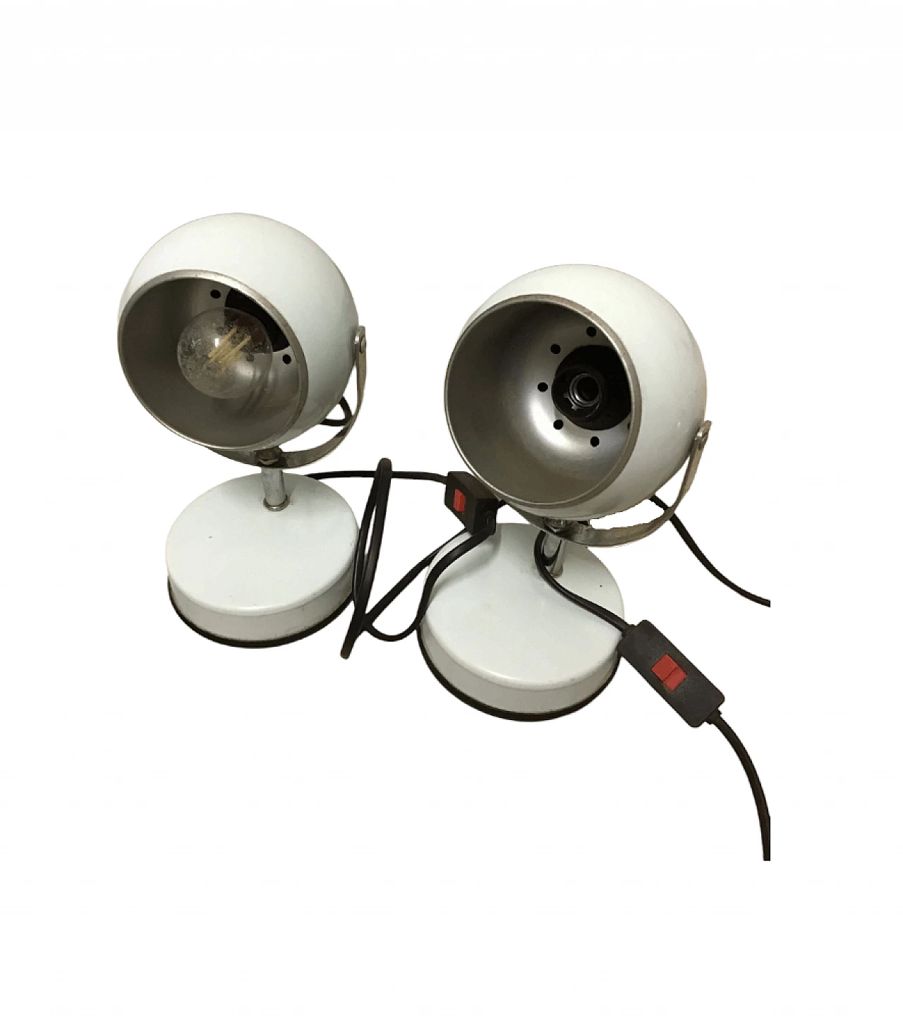 Pair of lacquered metal Eyeball lamps by Veneta Lumi, 1970s 6