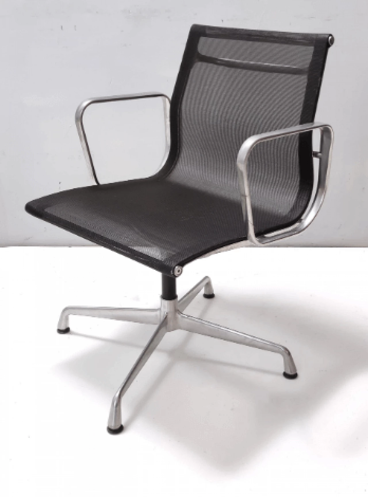 8 Poltrone girevoli di Eames per Herman Miller, anni '80 3