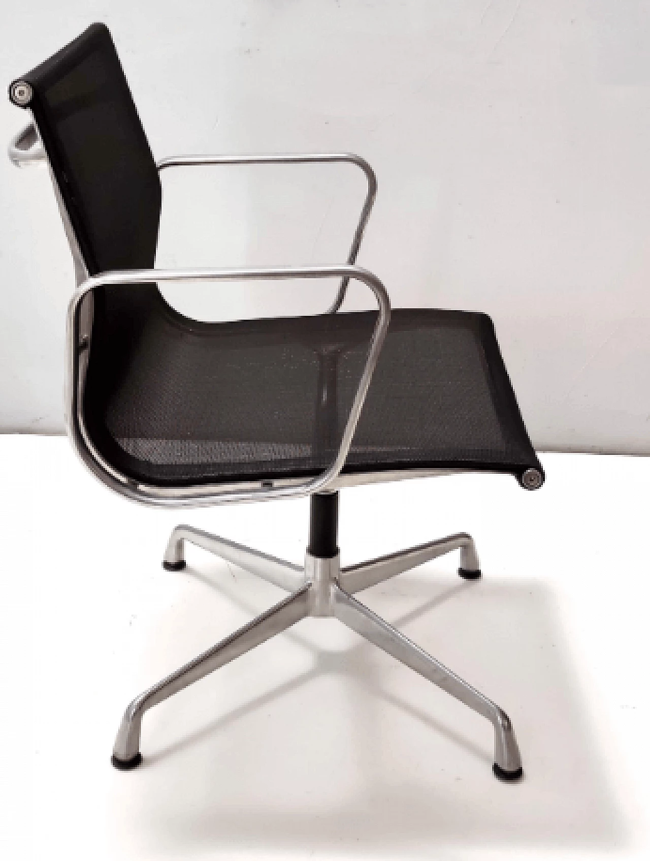 8 Poltrone girevoli di Eames per Herman Miller, anni '80 4