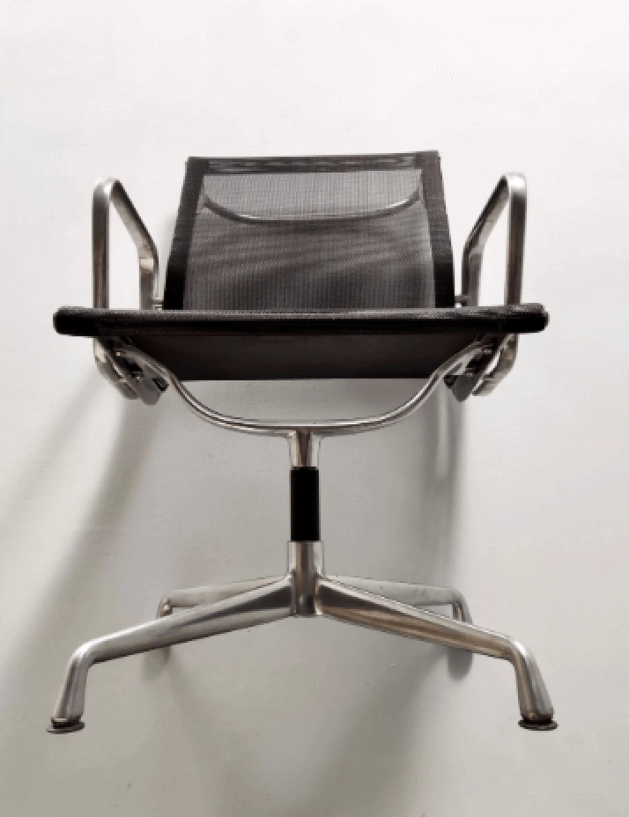 8 Poltrone girevoli di Eames per Herman Miller, anni '80 5