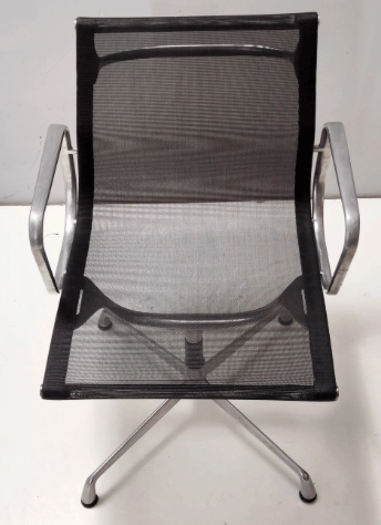 8 Poltrone girevoli di Eames per Herman Miller, anni '80 6