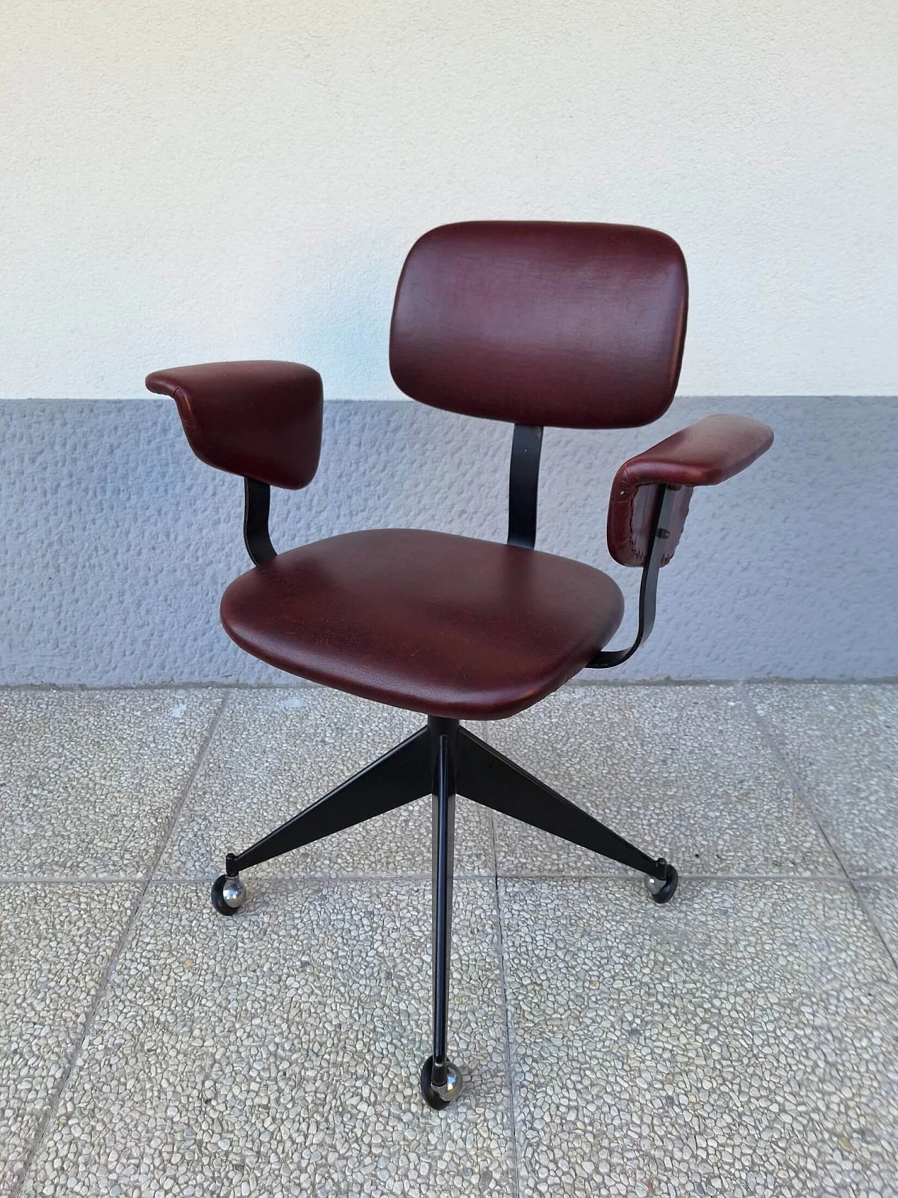 Office armchair in the style of BBPR for Olivetti, 1960s 5