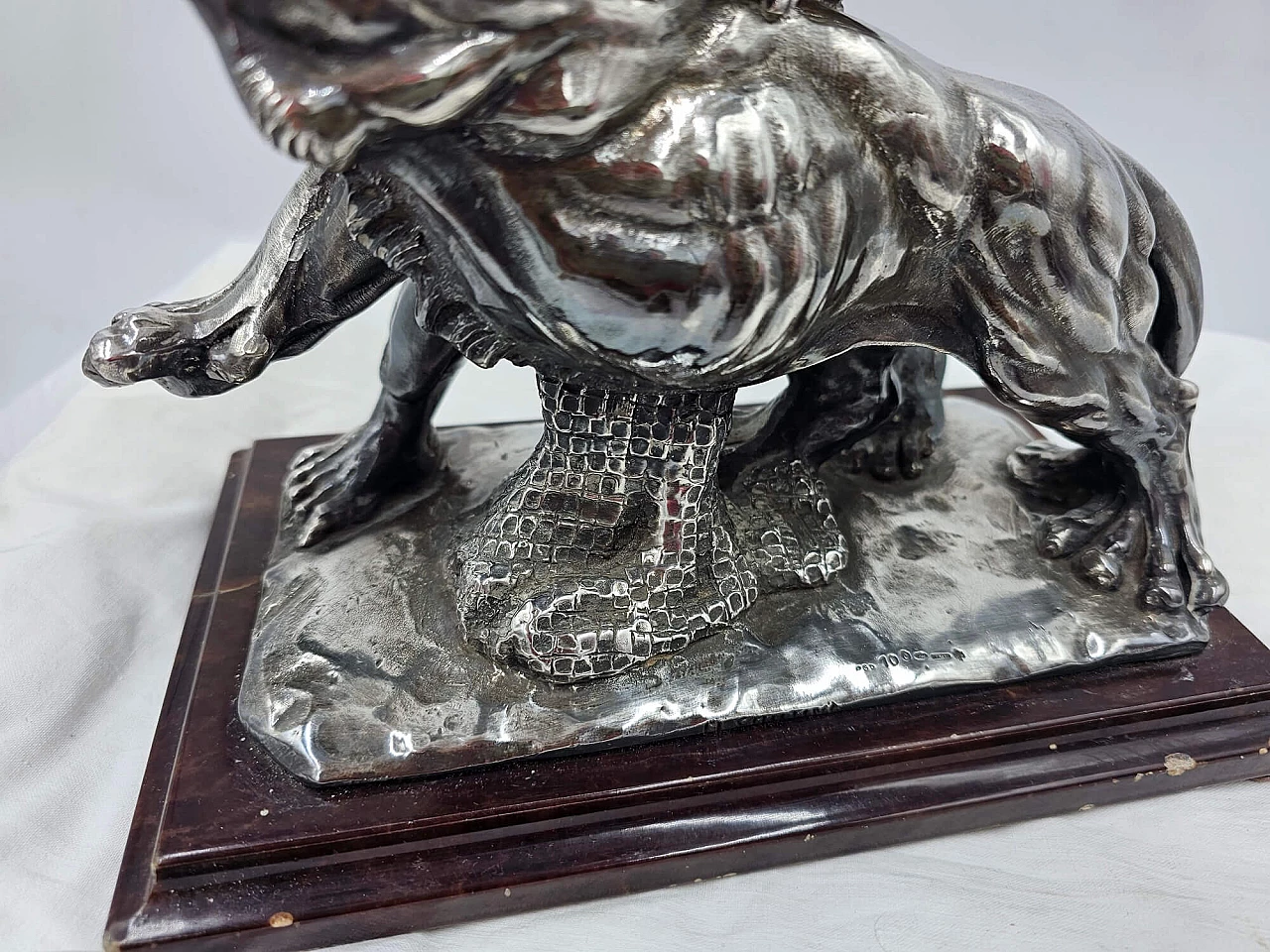 Silver sculpture depicting Roman gladiator against lion, 1970s 18