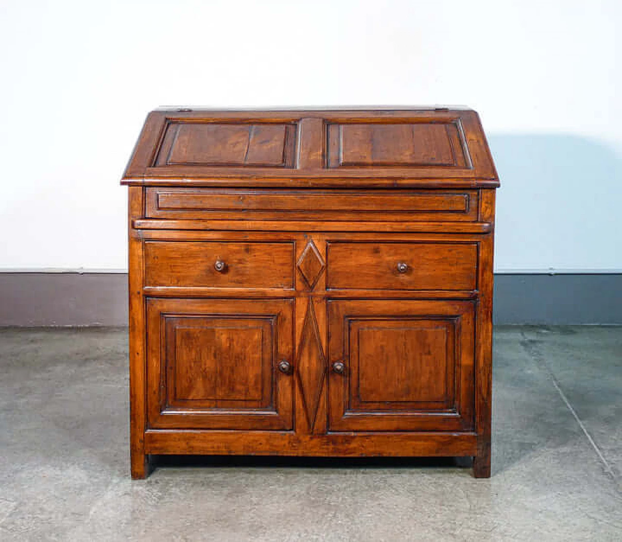 Credenza con ribalta in massello di noce, '800 3