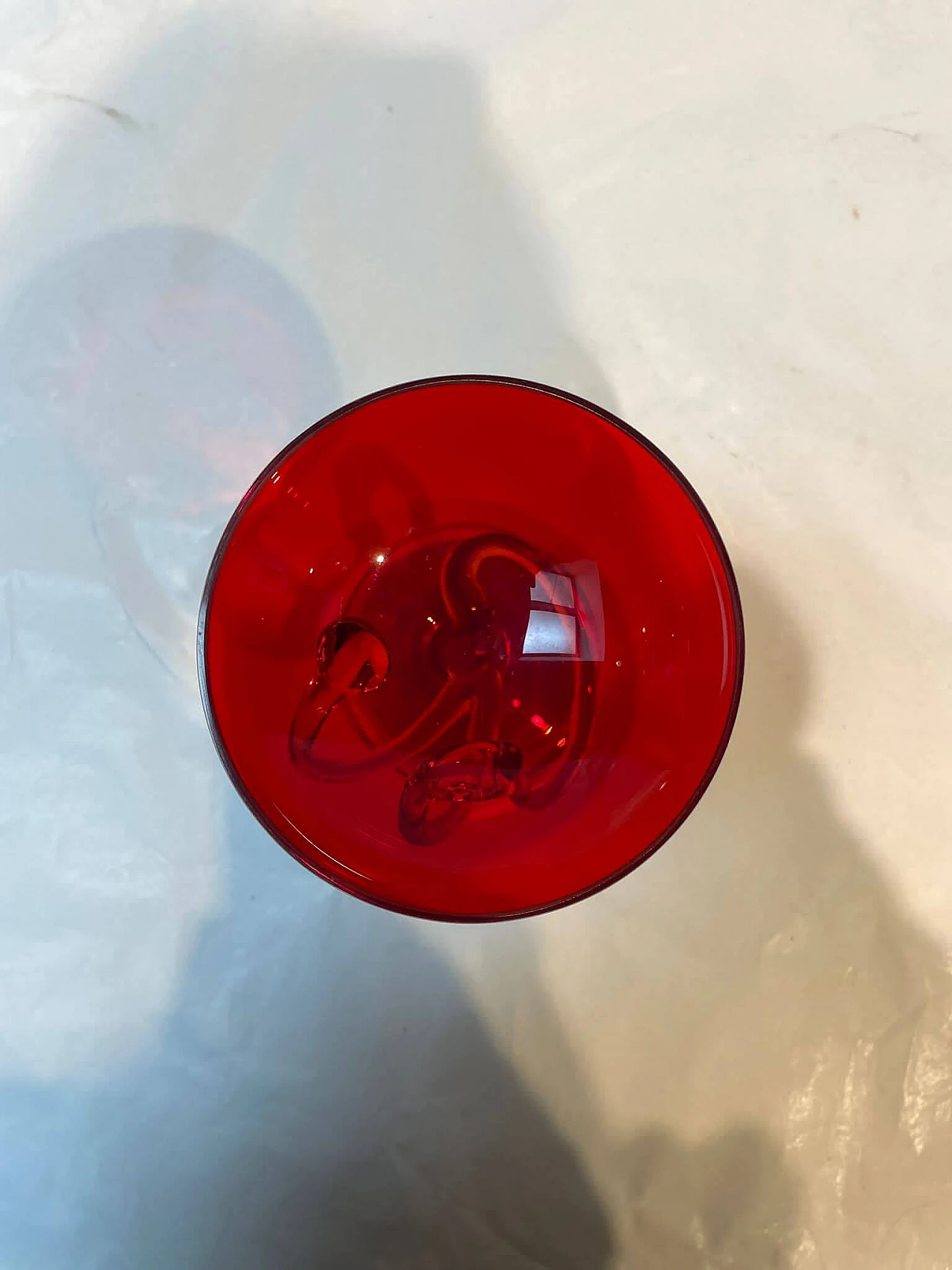 Calice in vetro rosso veneziano con manico a spirale, inizio '900 4